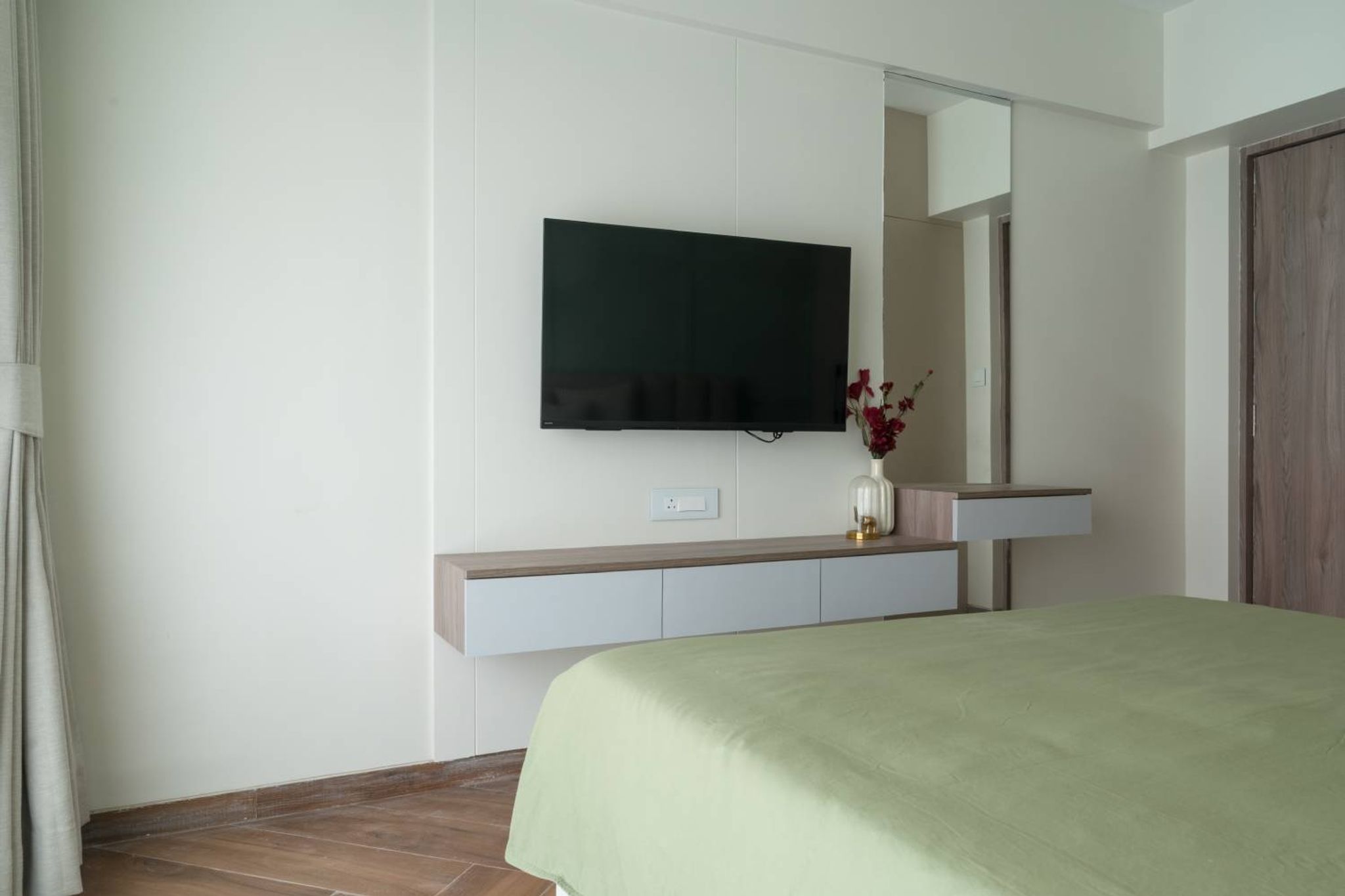 White Contemporary Bedroom TV Unit Design With Double Floating Drawer ...