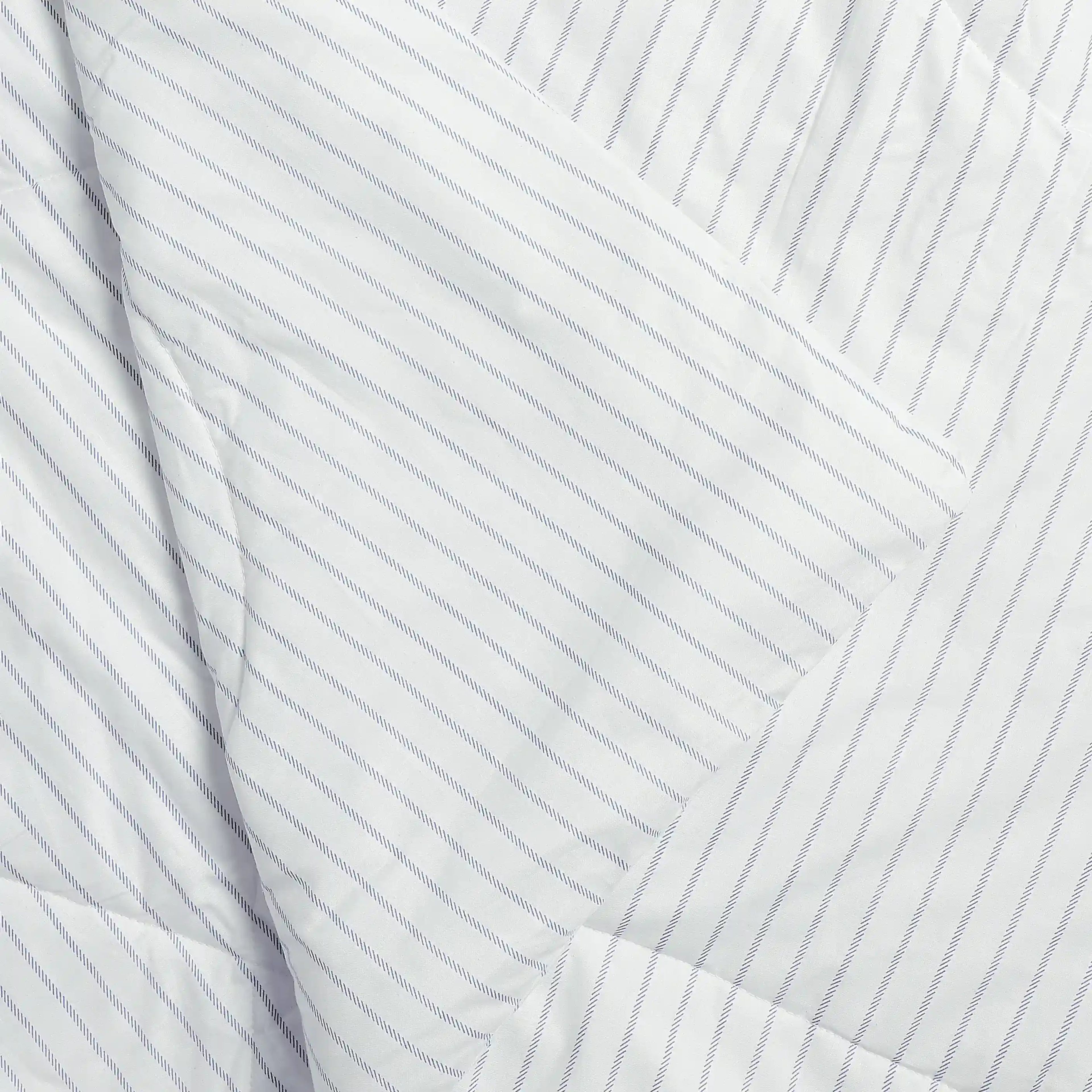 Bloomshire Classic | Everyday Charm Printed 120GSM Reversible Comforter-Blue