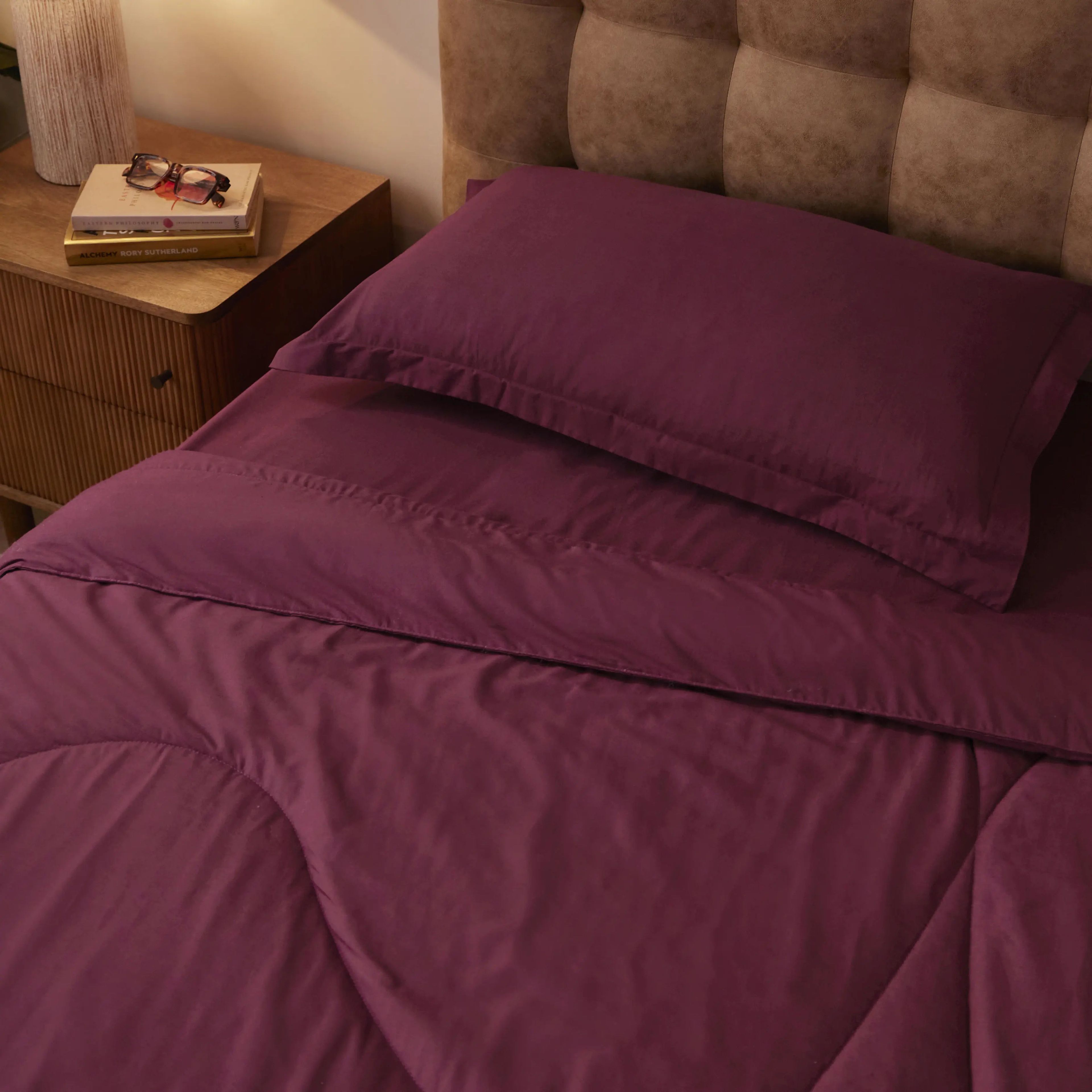Paleto | Everyday Hues Cotton Solid Dyed 120GSM Comforter-Windsor Wine