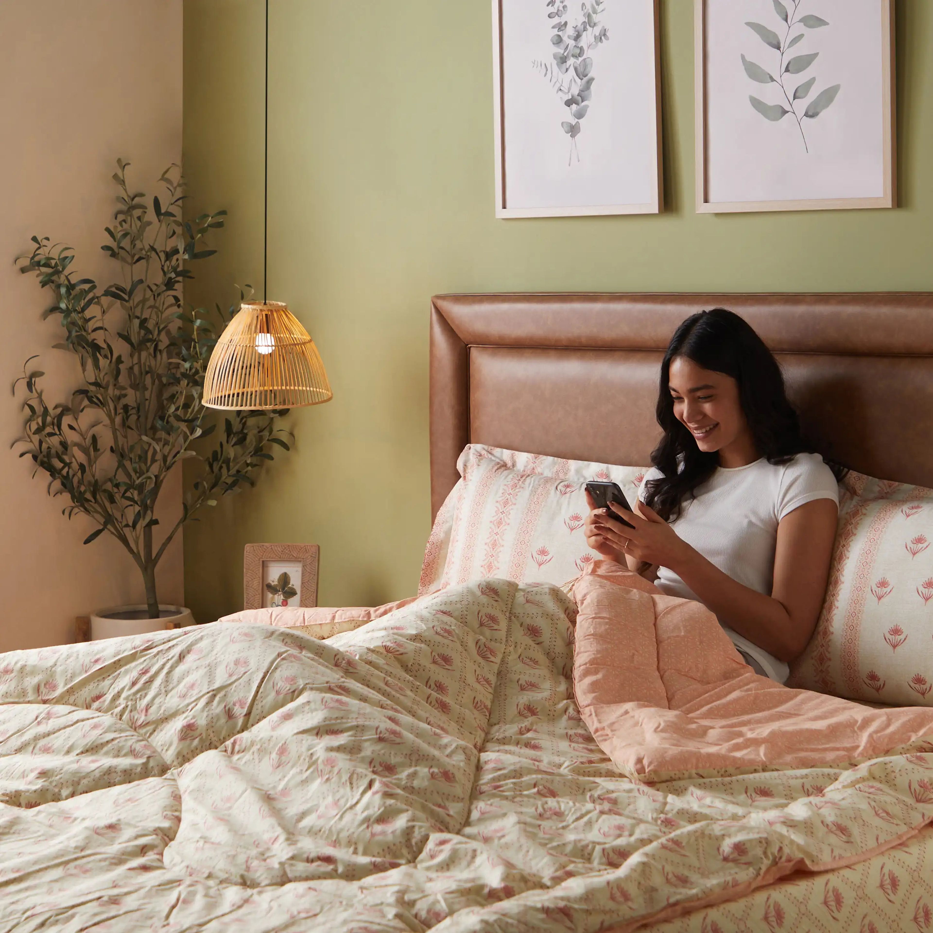 Chippa Lane | Contemporary Indian Print Design Coordinated Bedding Set | Set of Bedsheet & Comforter-Red