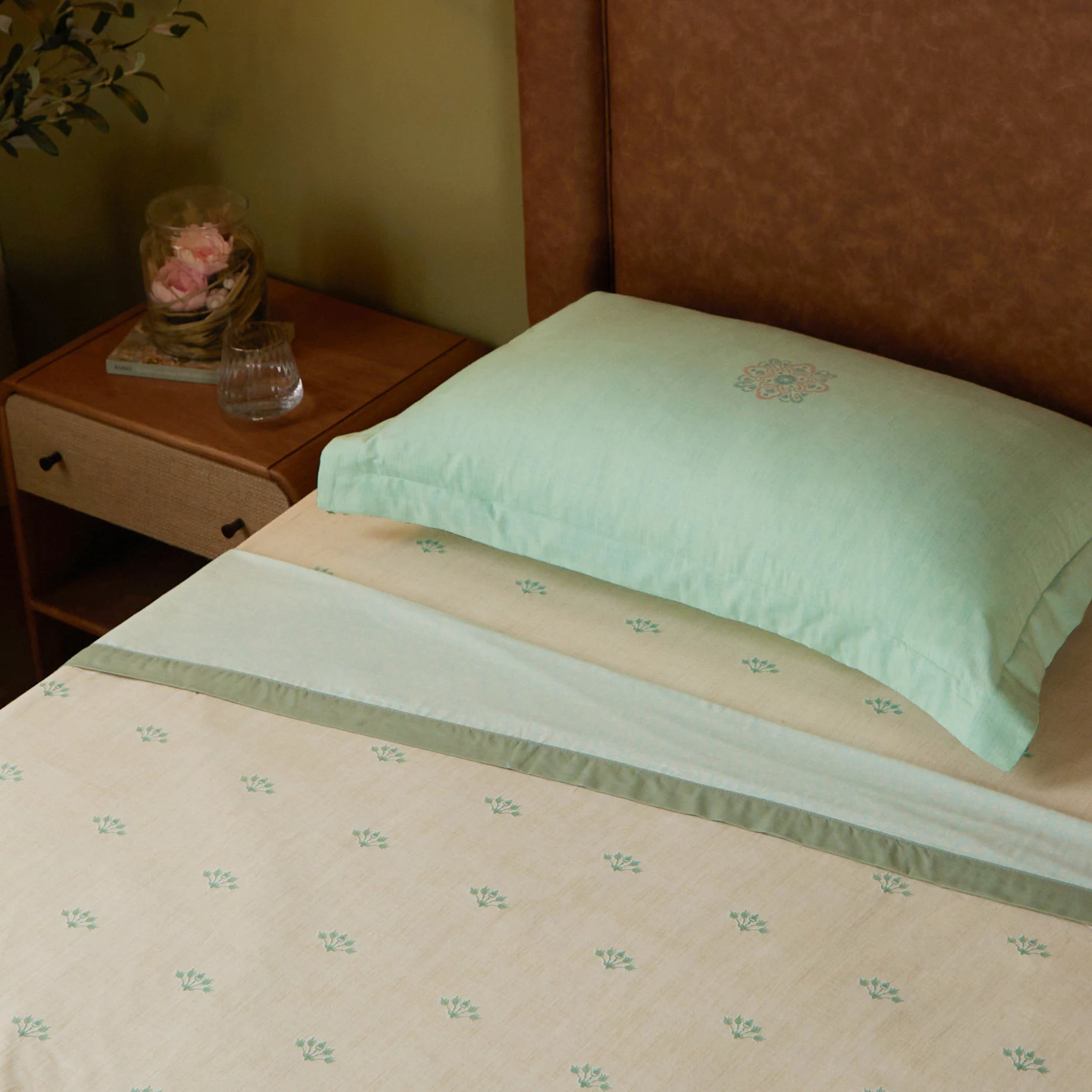 Chippa Lane | Contemporary Indian Print Design Reversible Dohar with Super Soft Flannel Layering-Sage