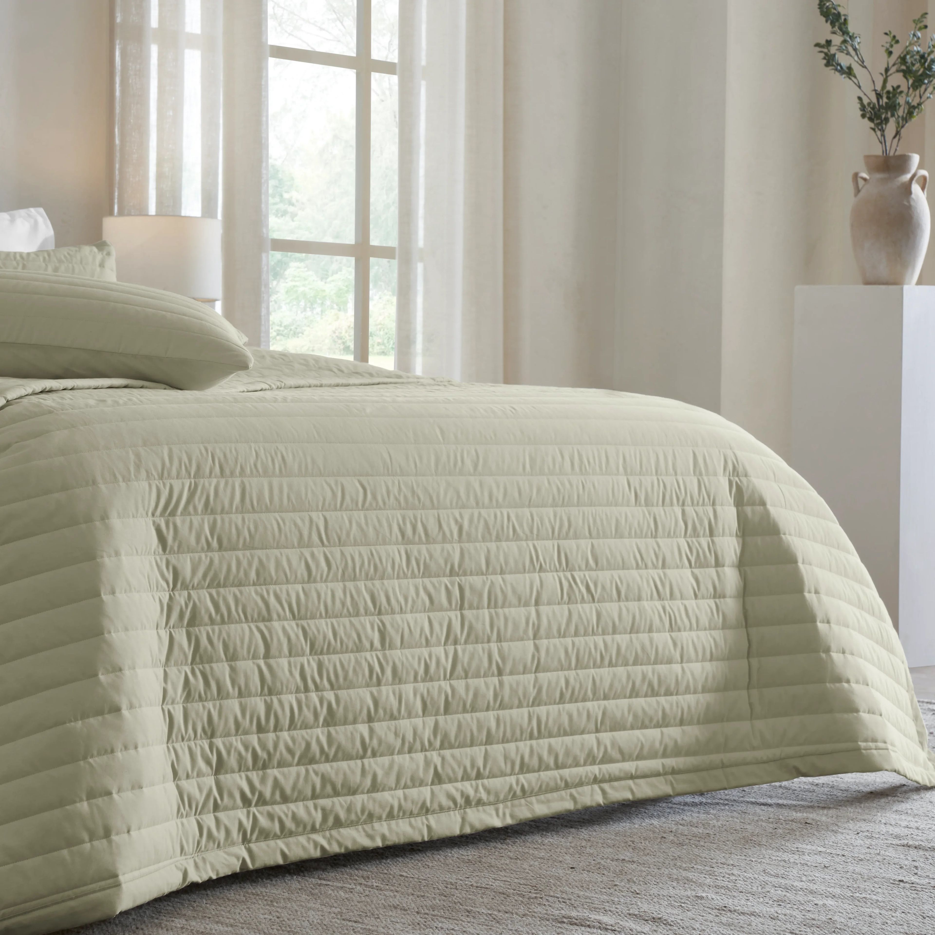 Nuvola | Luxurious Solid Dyed Straight Quilted Cotton Bedcover Set