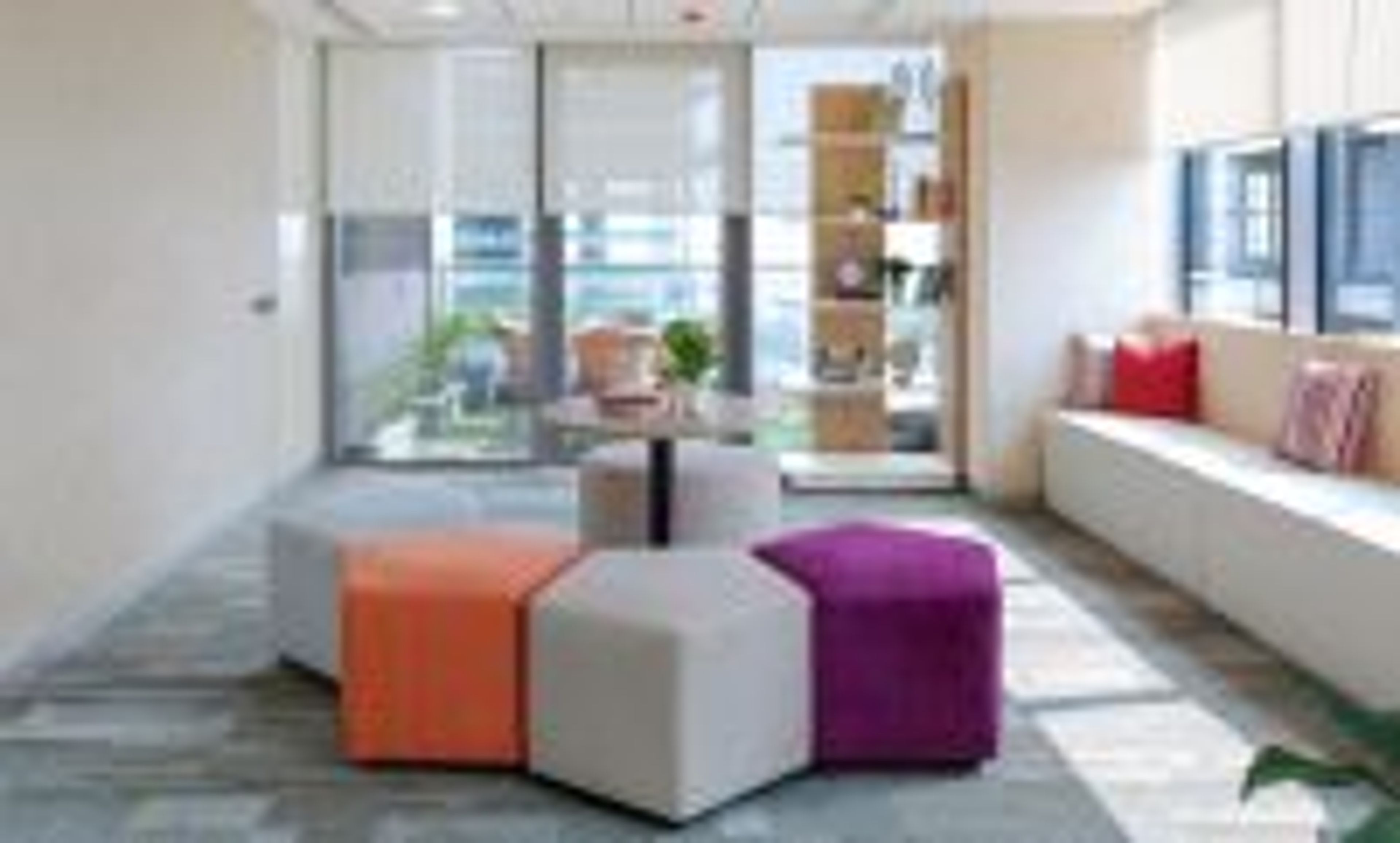 Furniture & decor