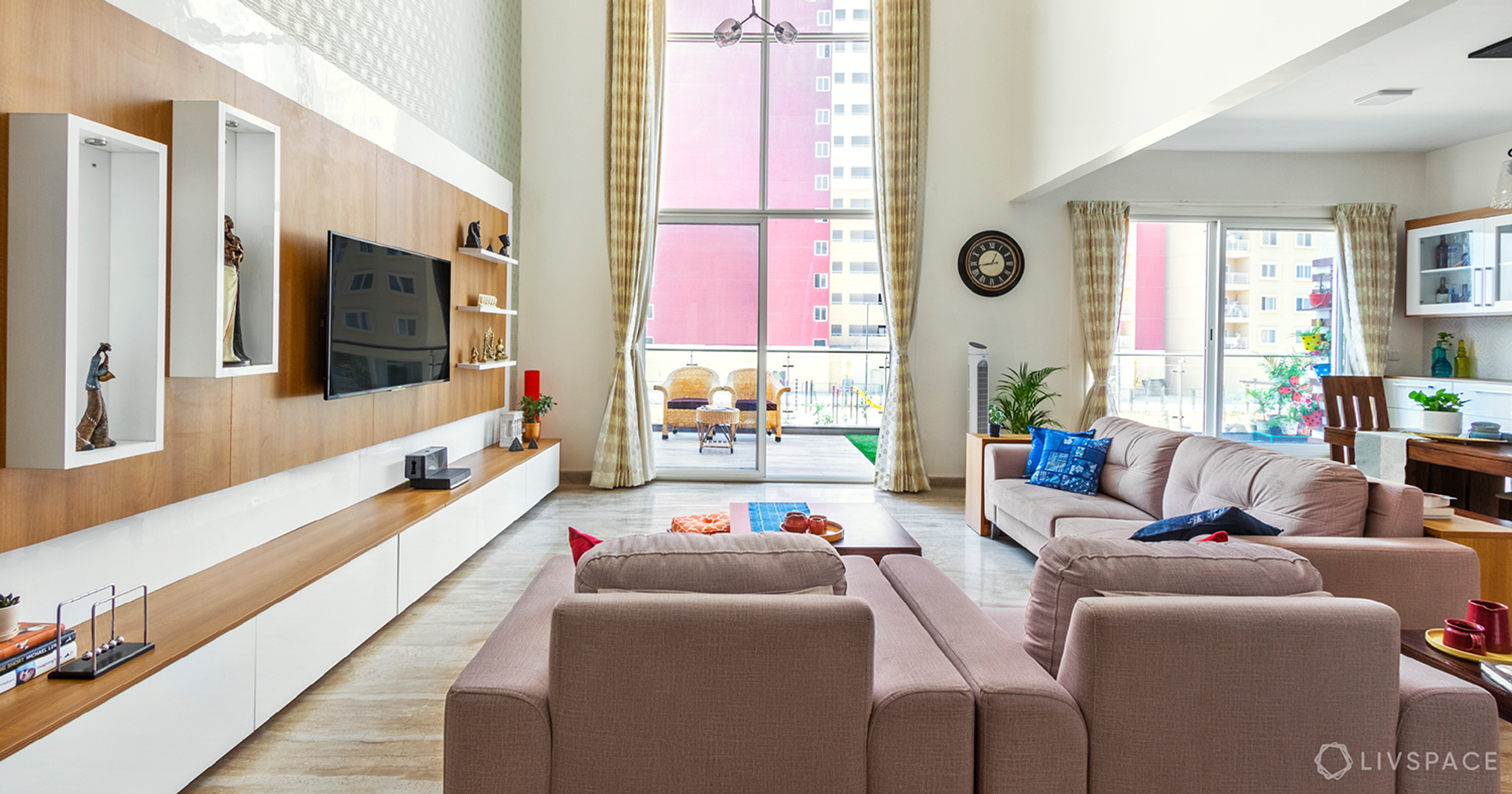 Summery Decor for a Sprawling 4BHK