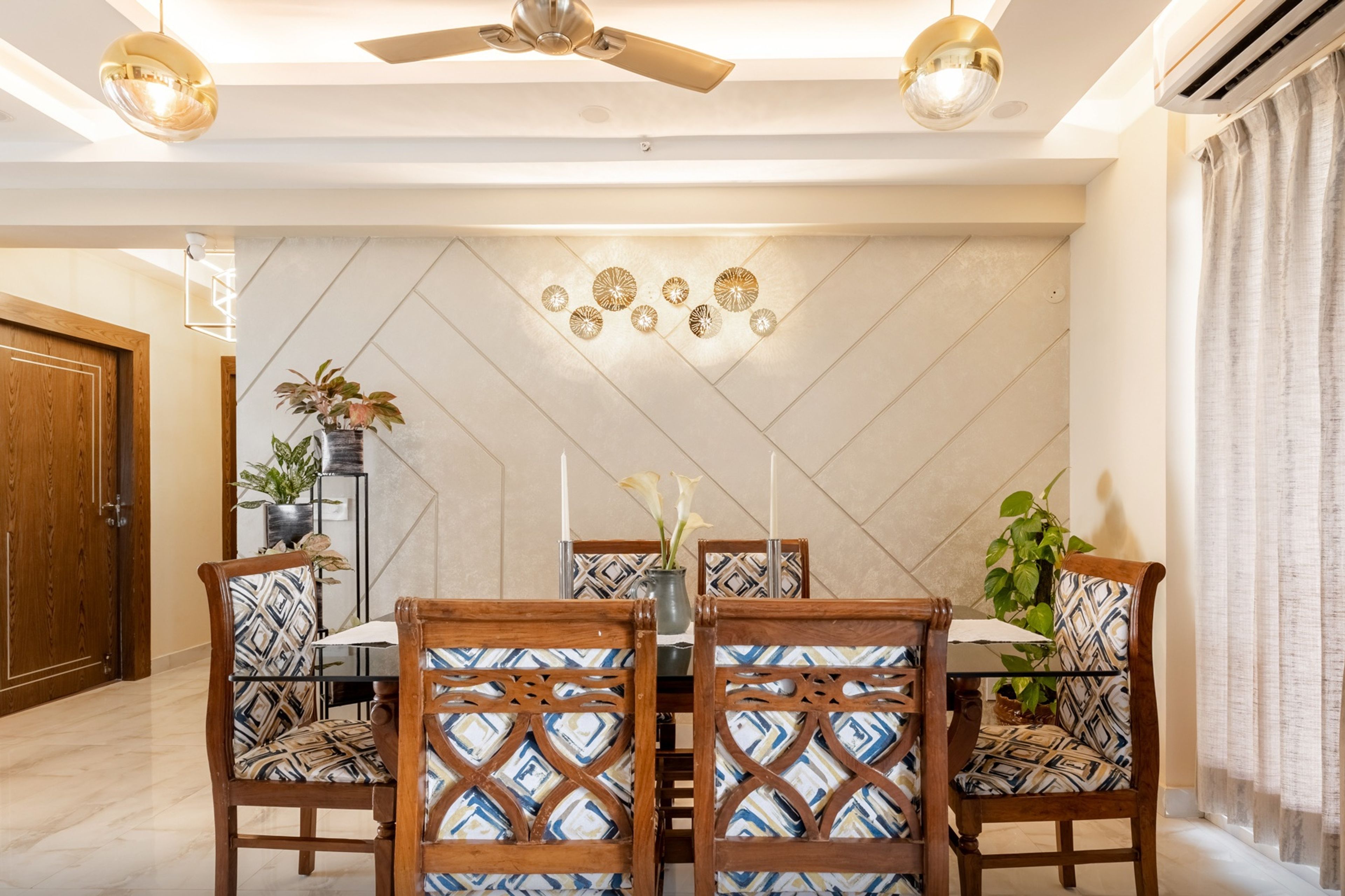 Peripheral False Ceiling With Cove Lights On Both Sides - Livspace