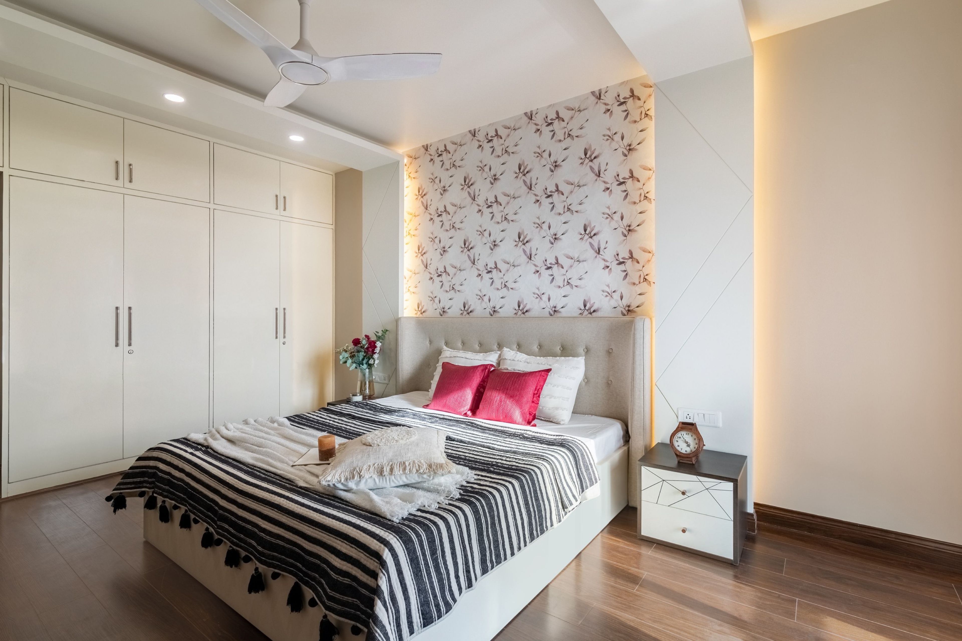 Simple Parallel Drop Down False Ceiling For Bedroom - Livspace