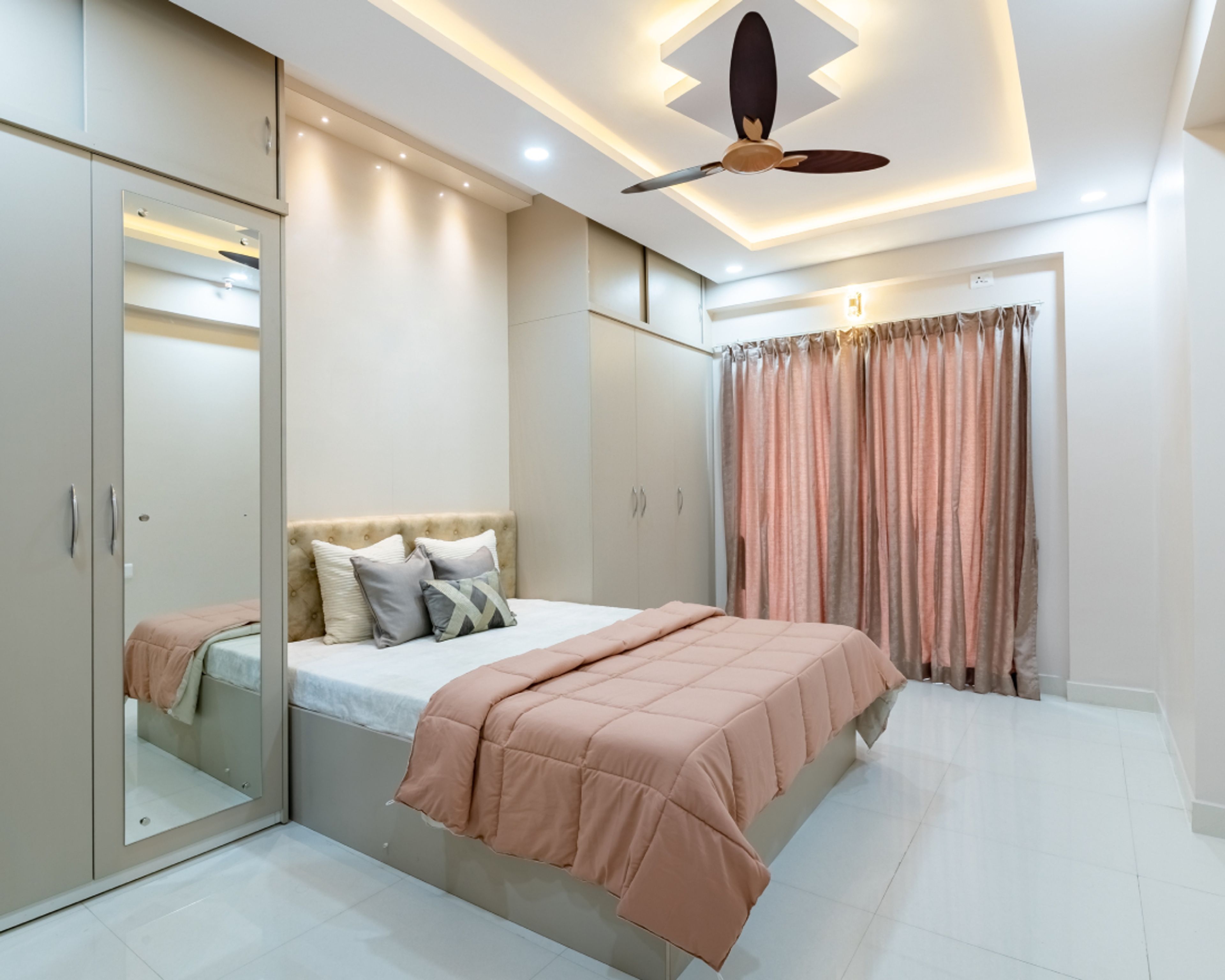 Elegant False Ceiling Design With Wardrobe - Livspace