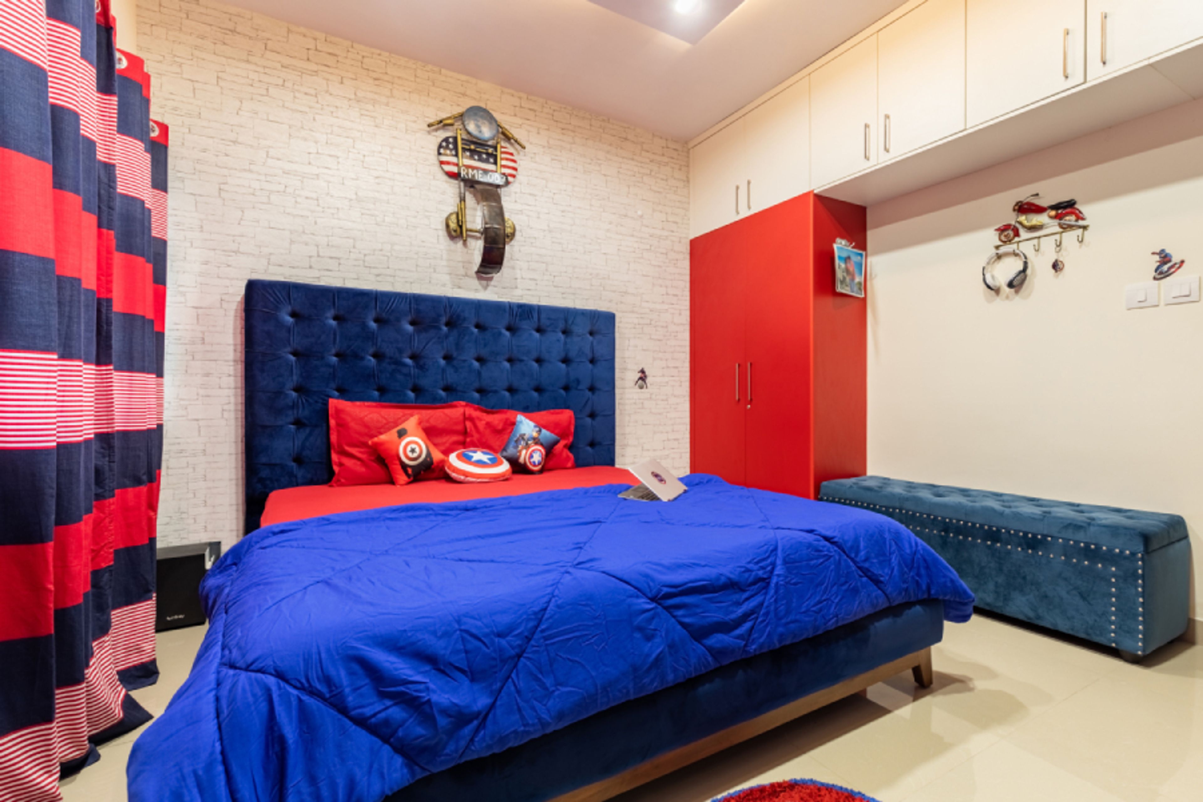 Contemporary Boys Room Design With Blue And Red Interiors