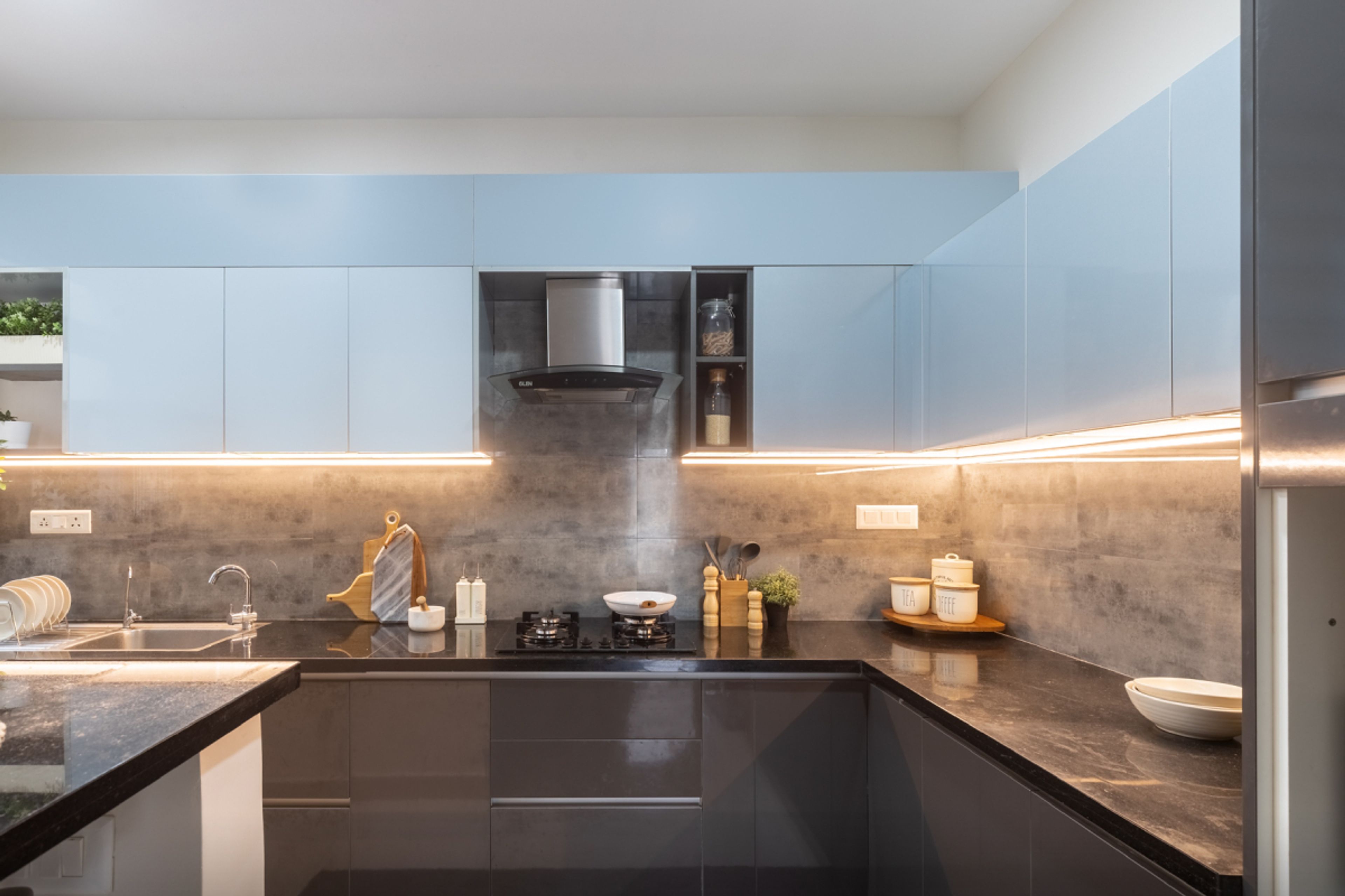 Brown Kitchen Backsplash Tiles Design