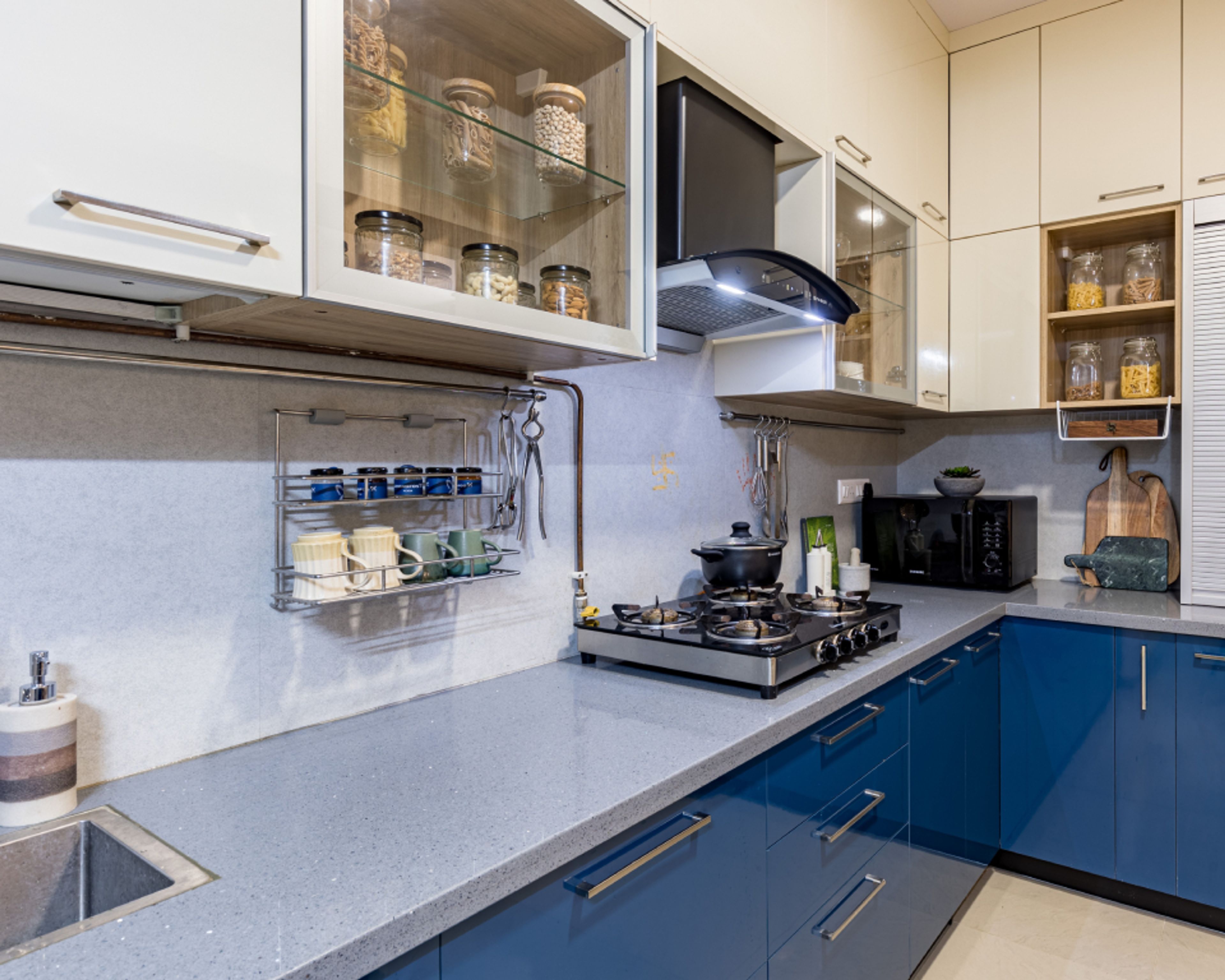 Modern Light Grey Kitchen Tiles Design