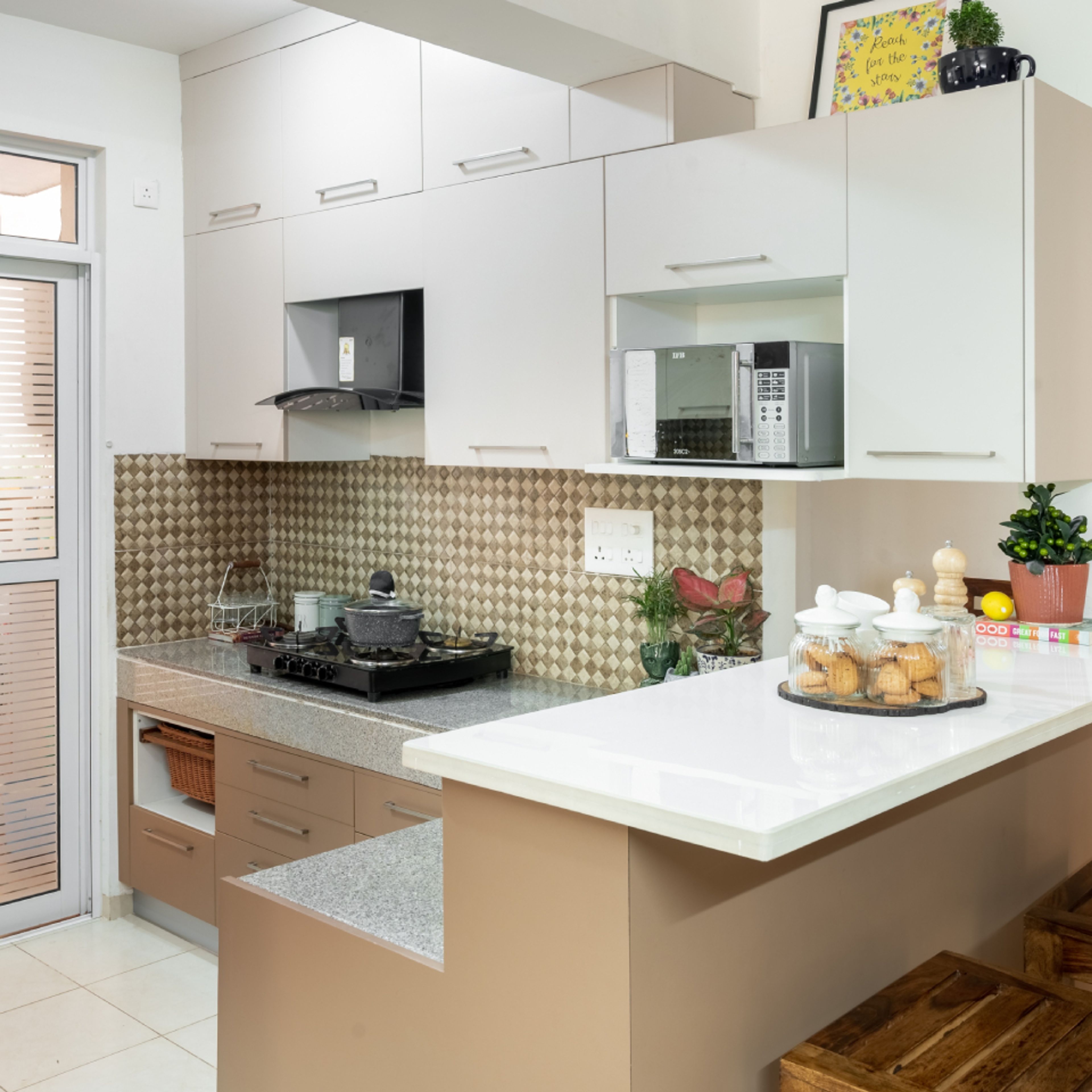 Cream And Brown Kitchen Tiles Design