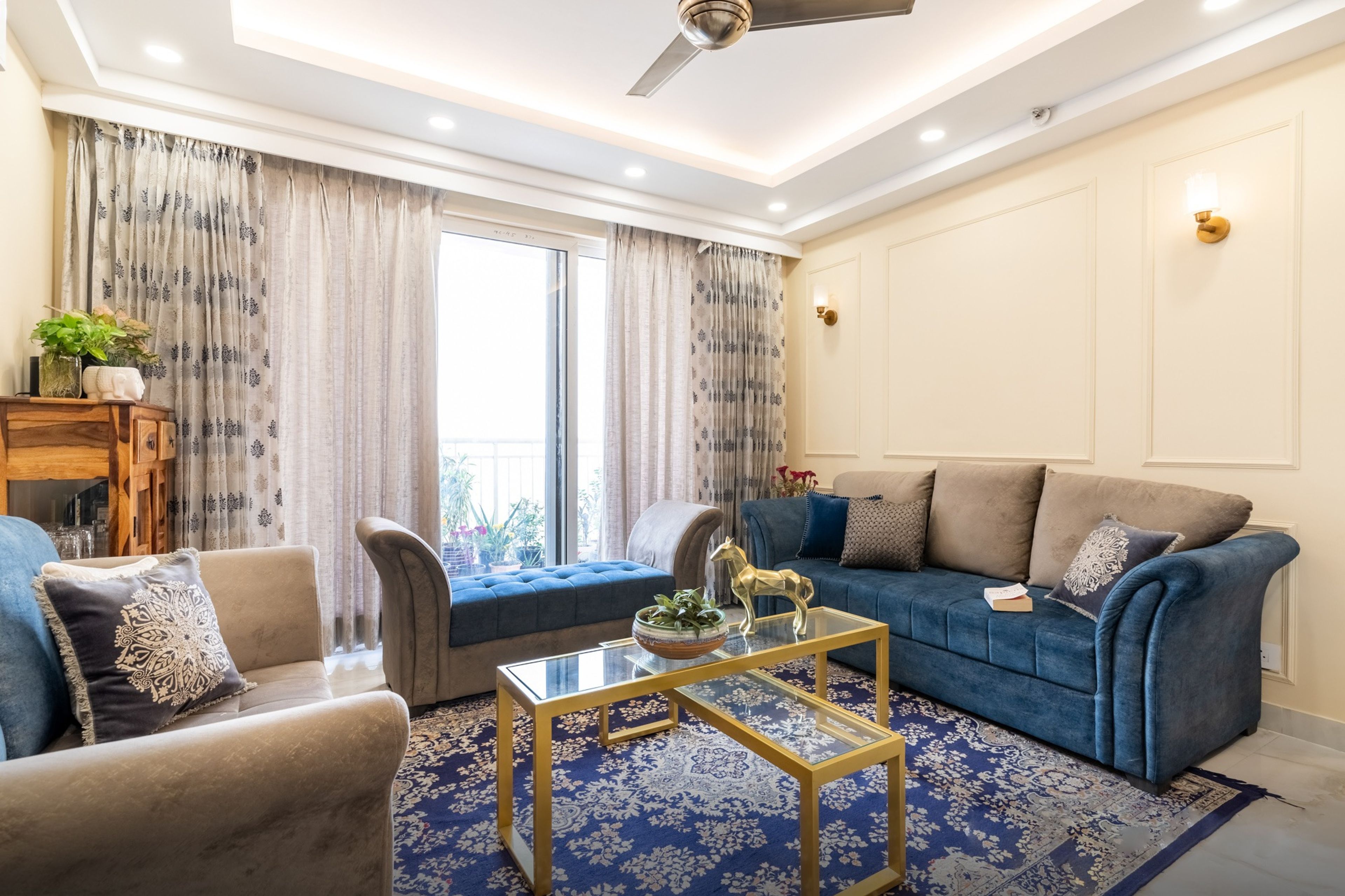 Classic Wall Design With Cream Paint And Trims - Livspace