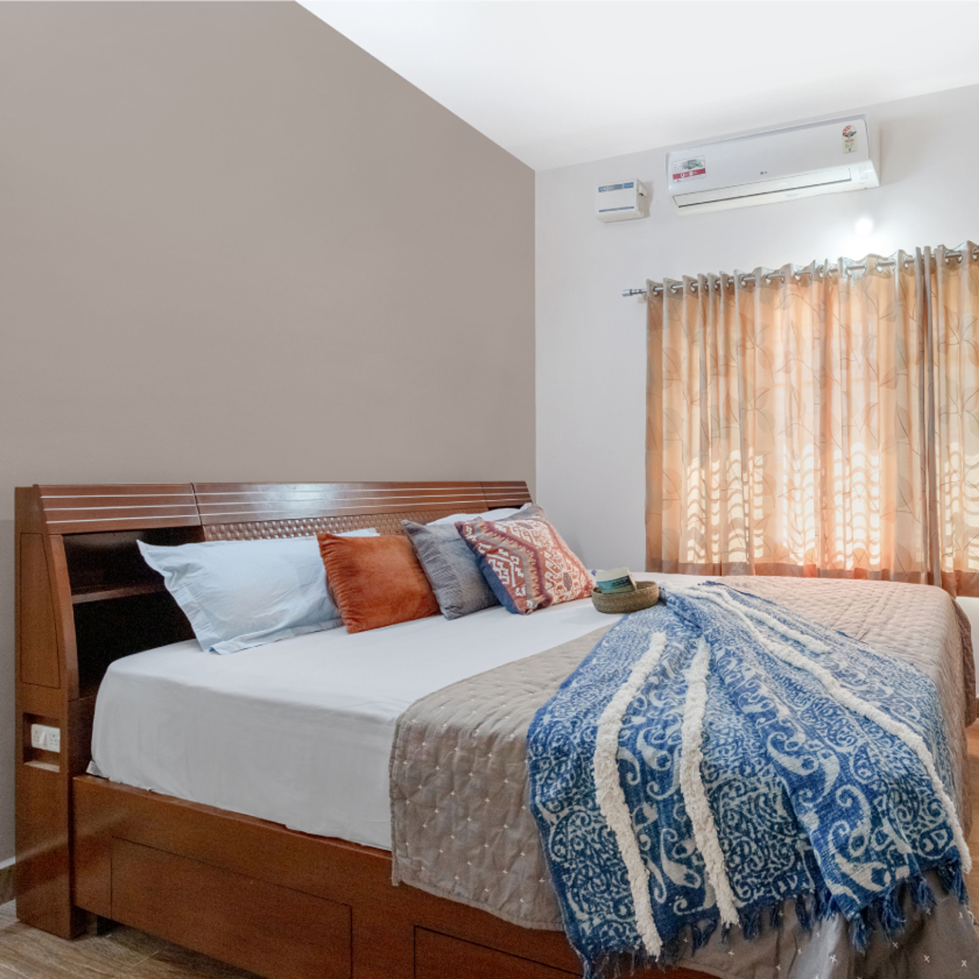 Beige Accent Wall Design For Bedrooms - Livspace