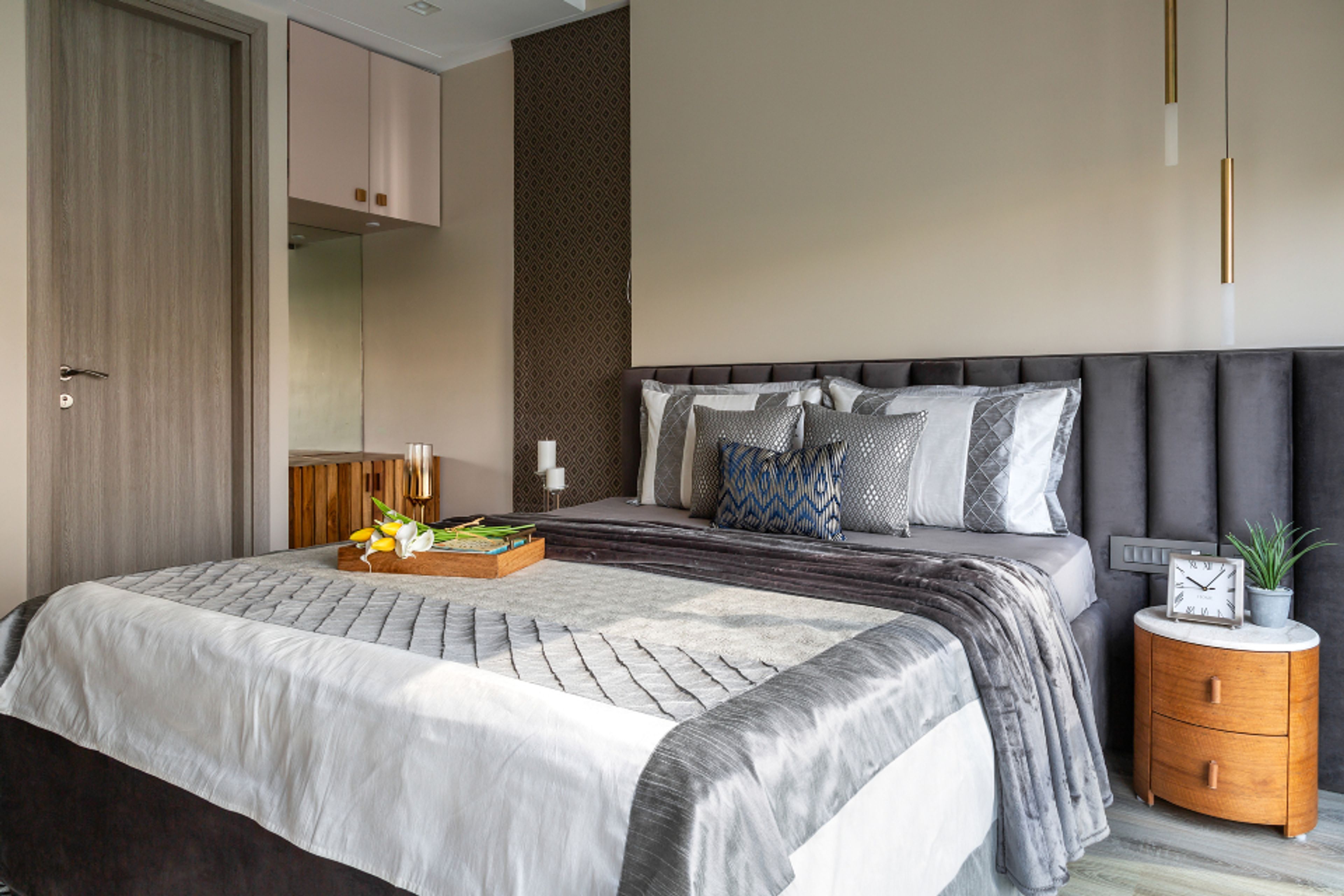 Bedroom Wall Paint With Neutral Colours - Livspace