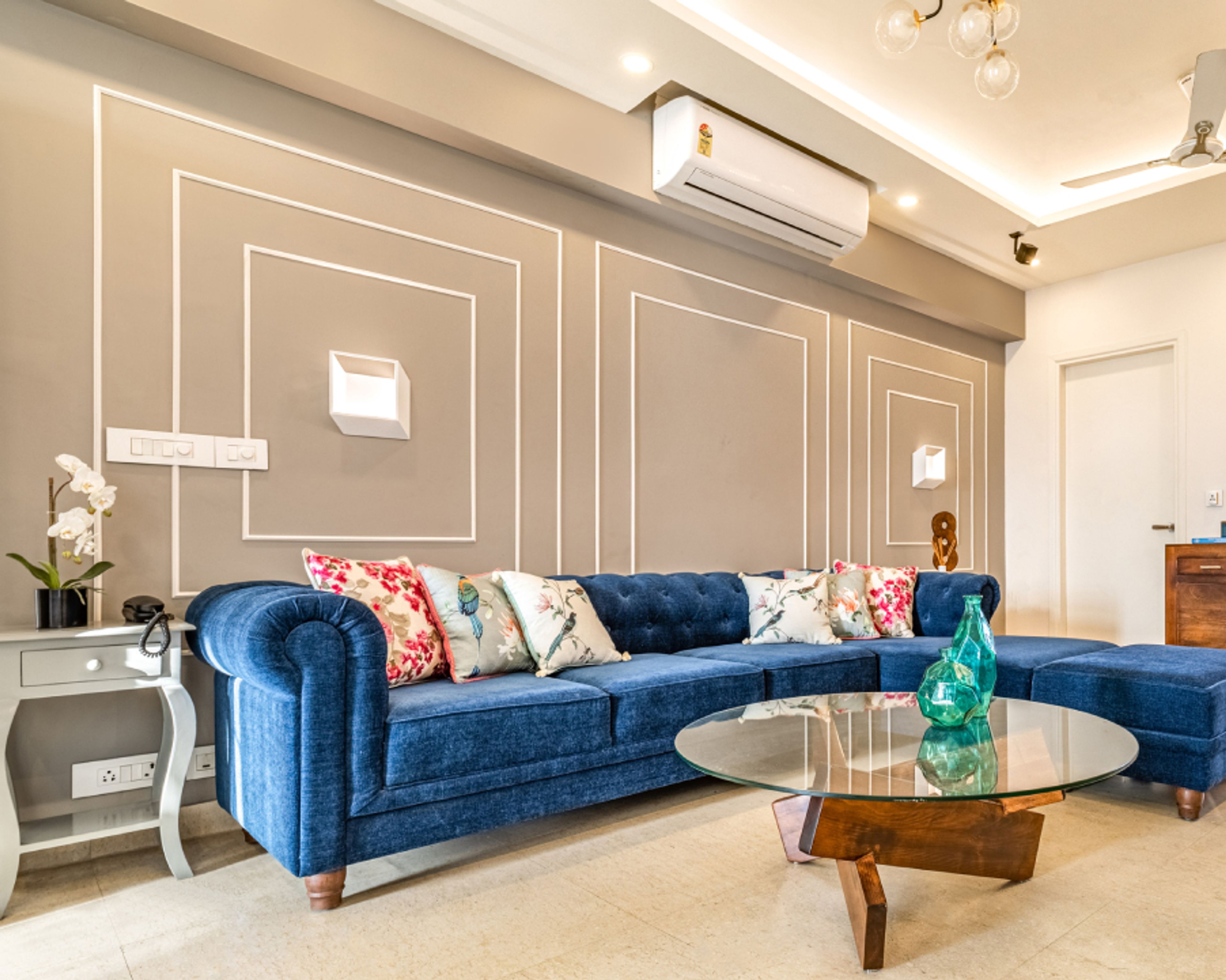 Beige Wall Paint With Wall Trims - Livspace