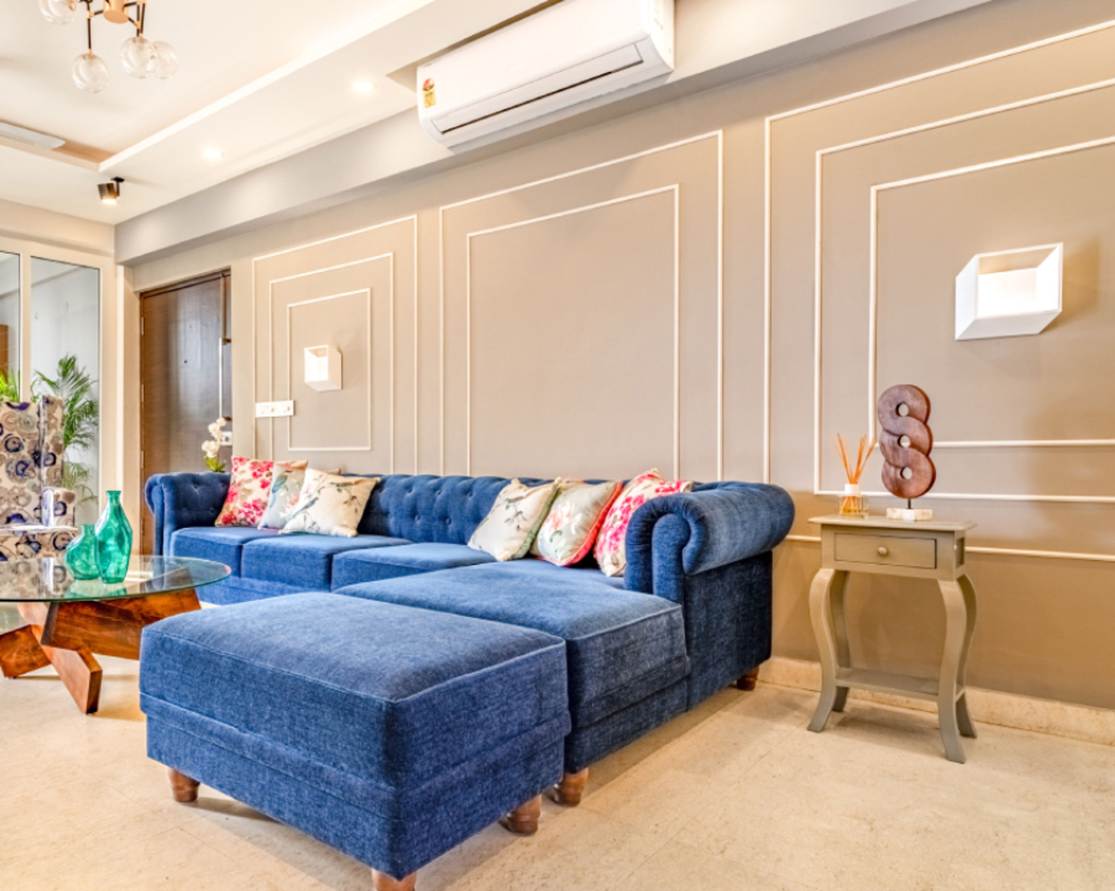 Beige Wall Paint With Wall Trims - Livspace