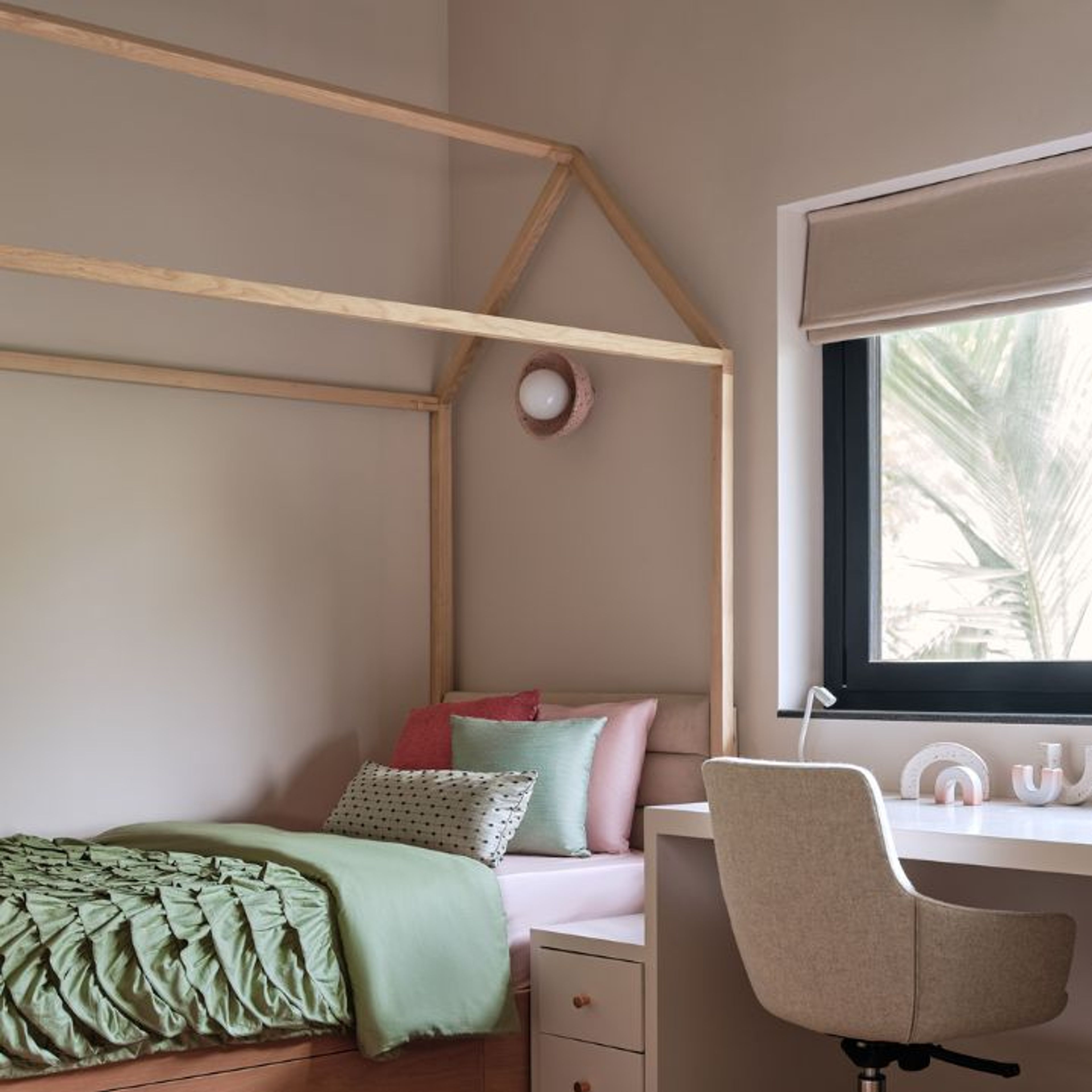 Neutral-Toned Bedroom Colours For Small Modern Homes