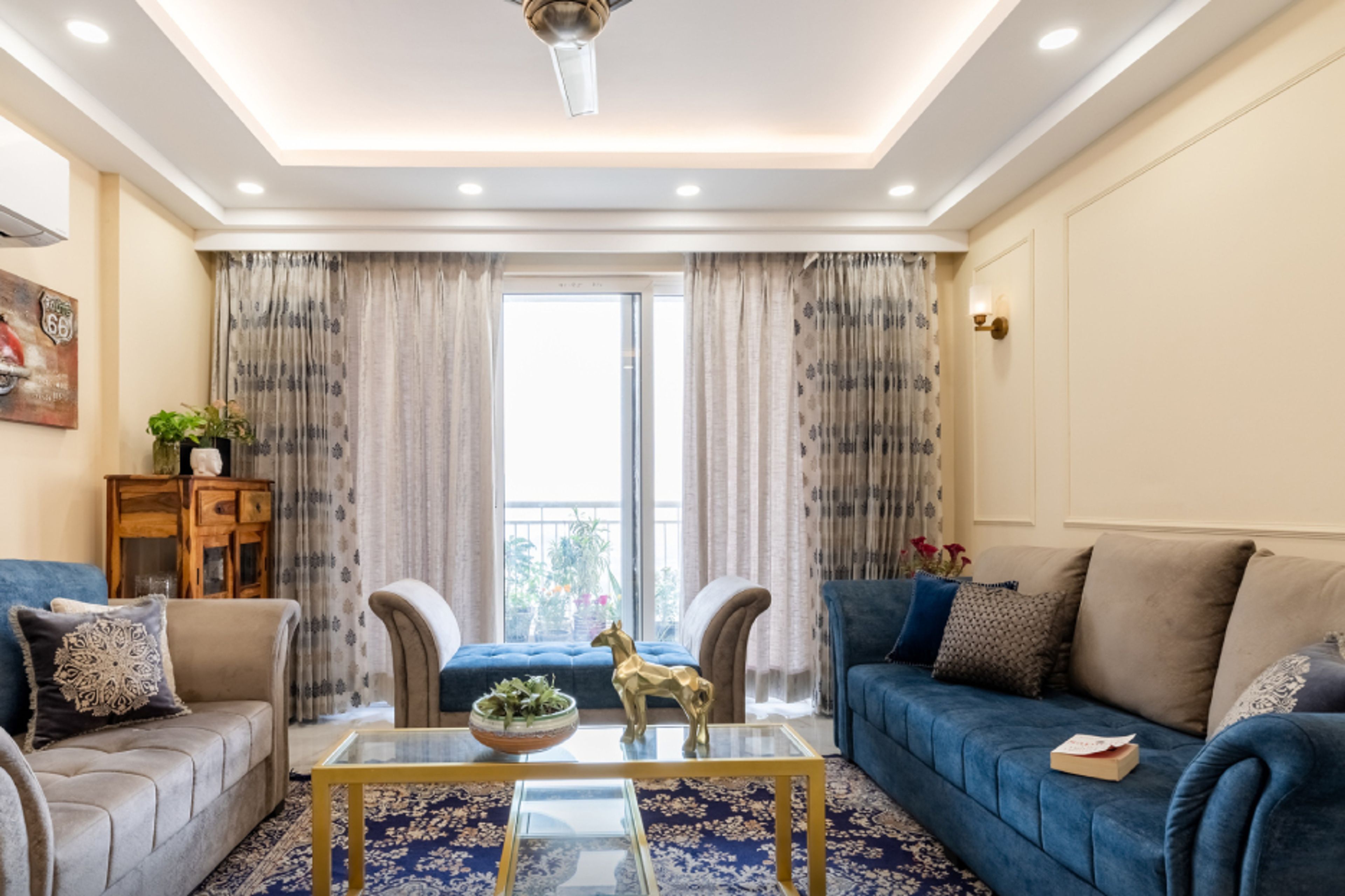 Light-Coloured Living Room Wall Paint - Livspace