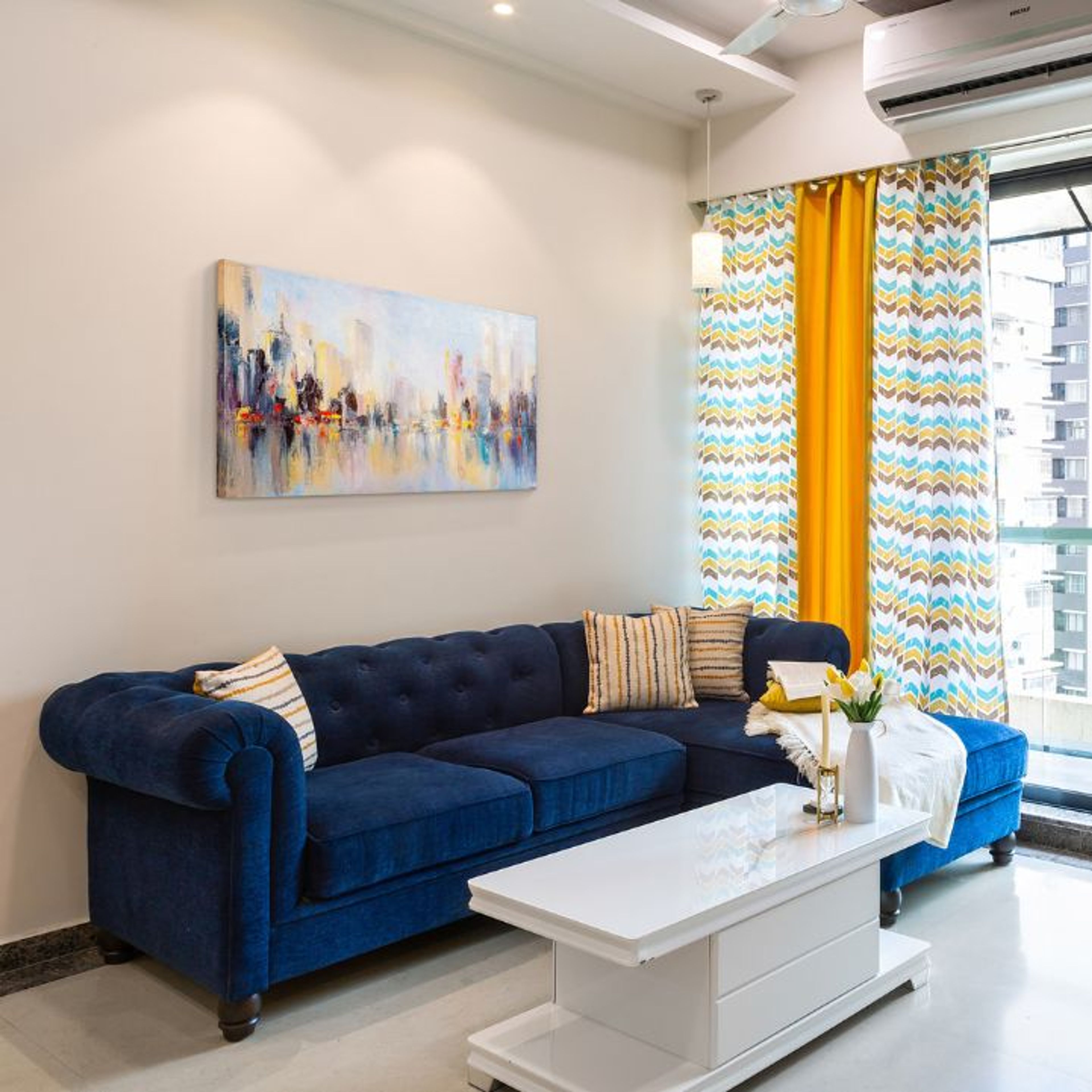 Modern Wall Colour Combination For Living Rooms With Wooden Laminates