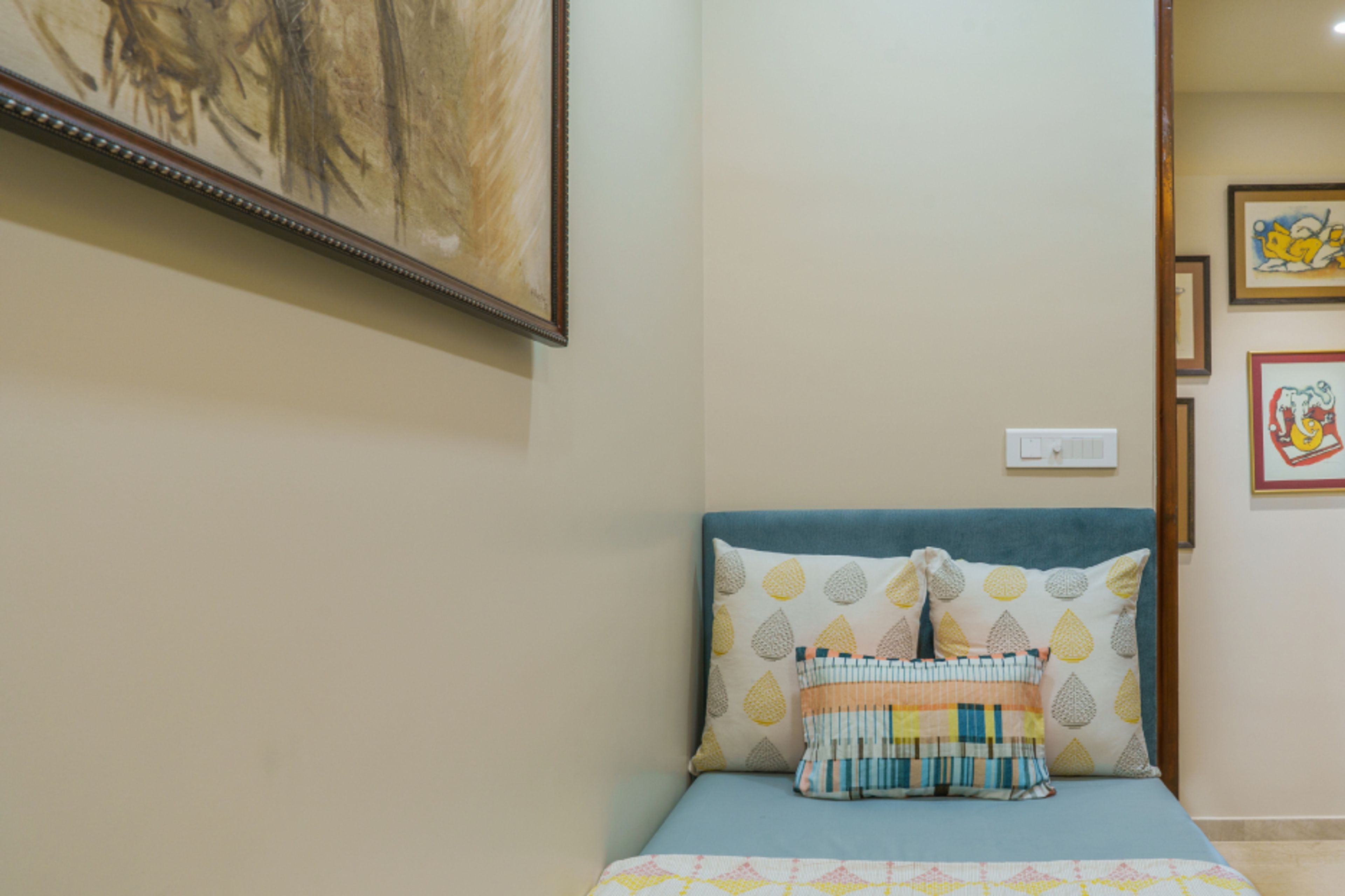 Beige Wall Paint Design With Oak Wood Textured Laminate - Livspace