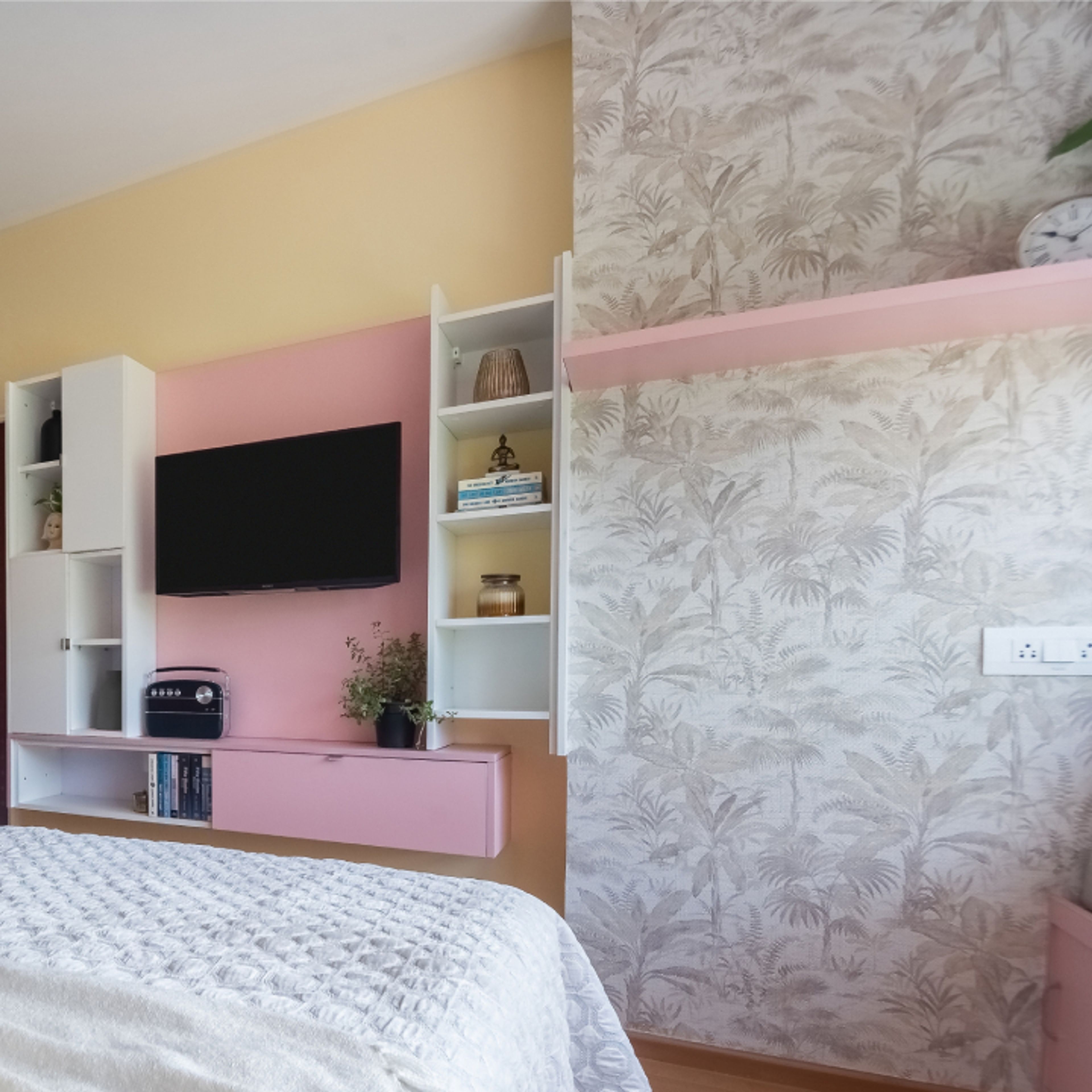 Modern Grey Bedroom Wallpaper With Floral Patterns