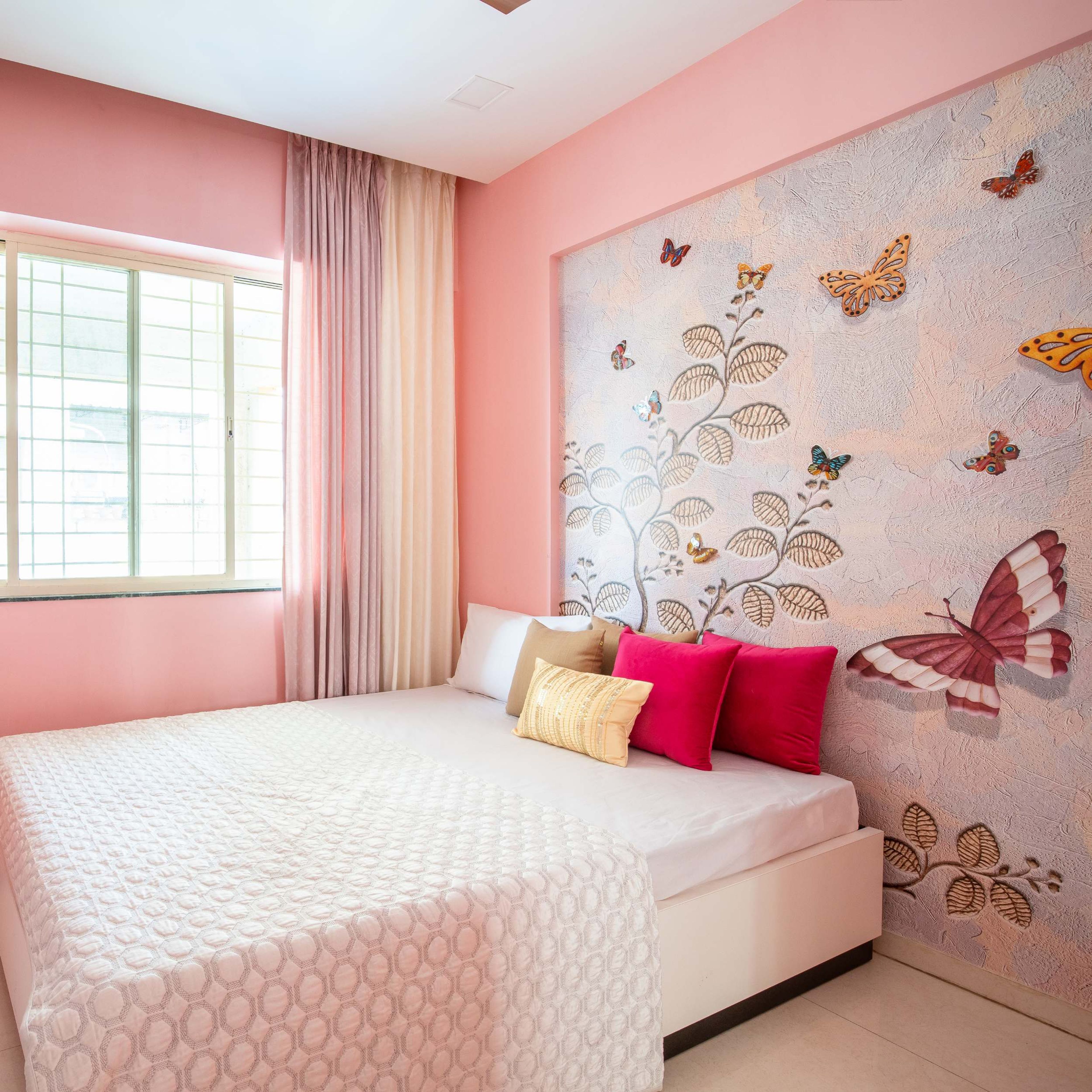 Bedroom Wallpaper With Vibrant Colours - Livspace