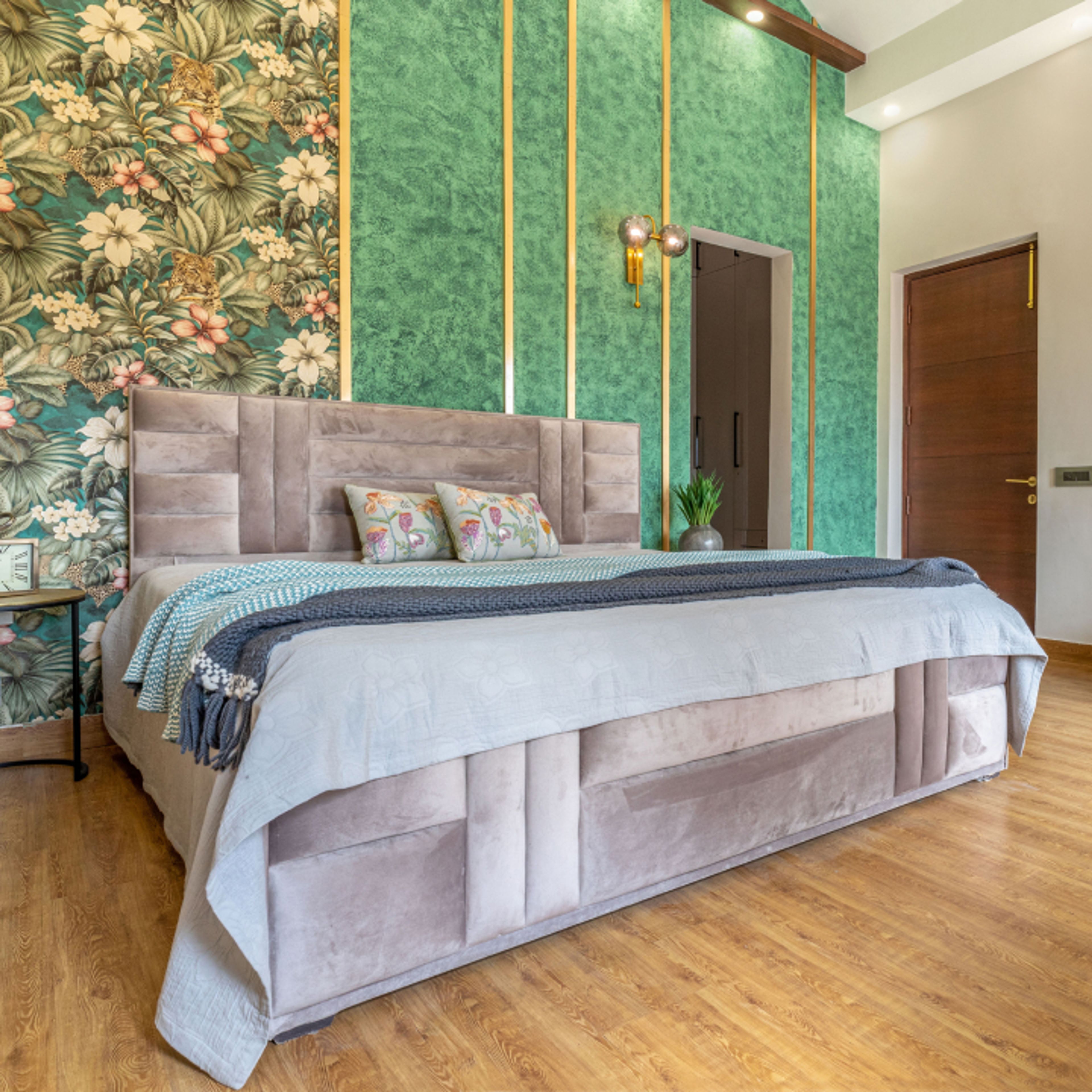 Floral Wallpaper Design For Bedrooms With Golden Inlays - Livspace