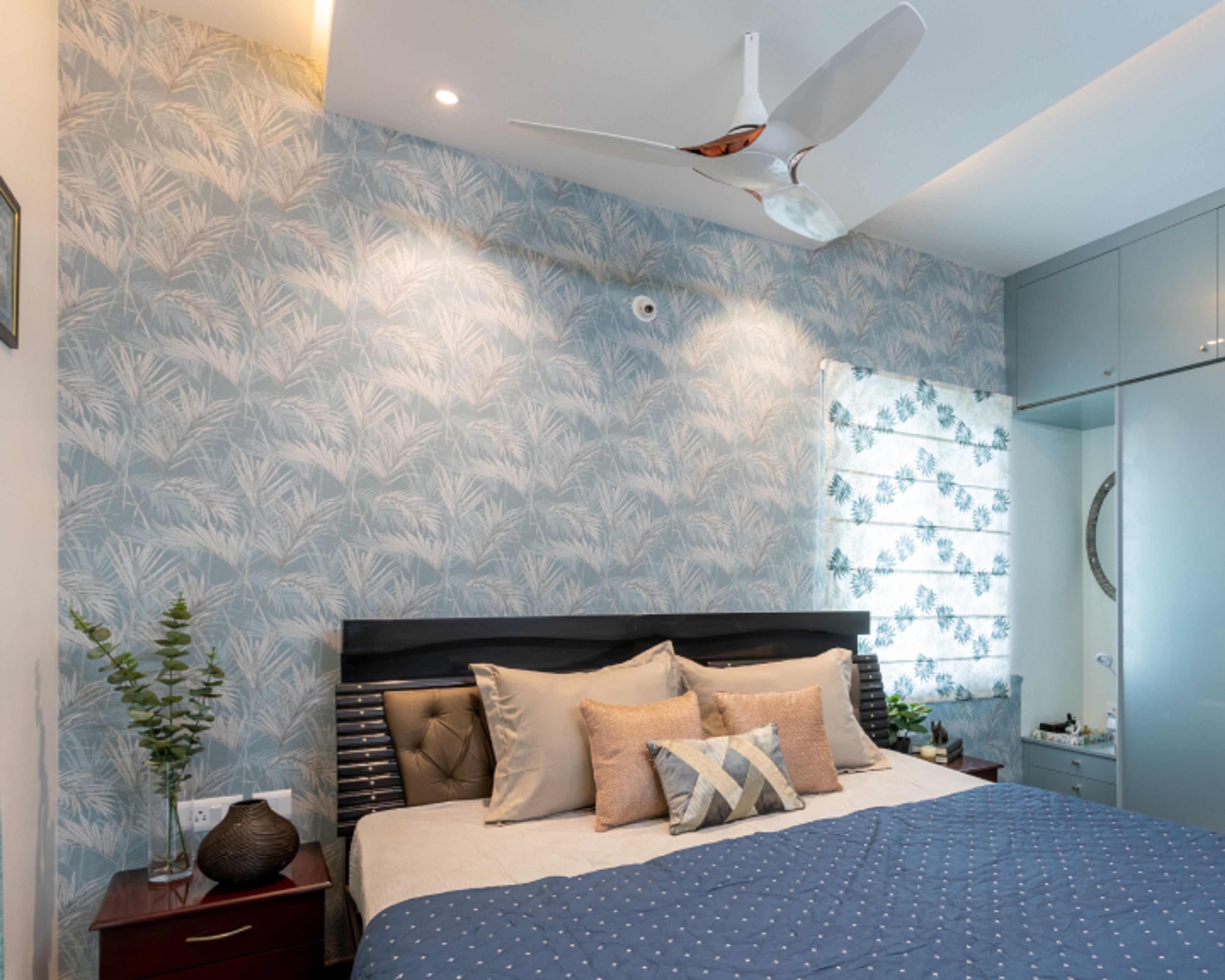 Blue Floral Bedroom Wallpaper - Livspace