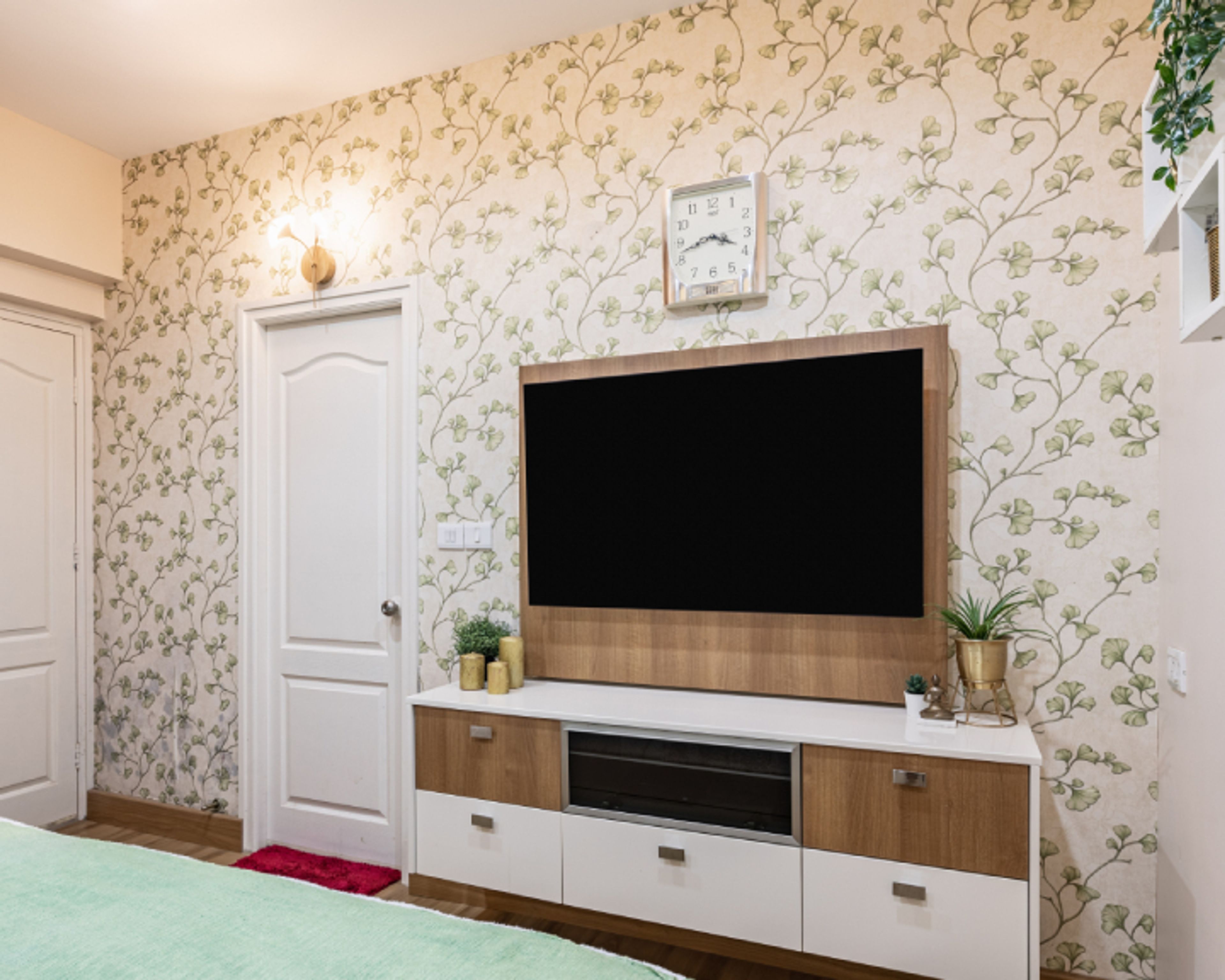 White And Green Bedroom Wallpaper With Floral Patterns - Livspace