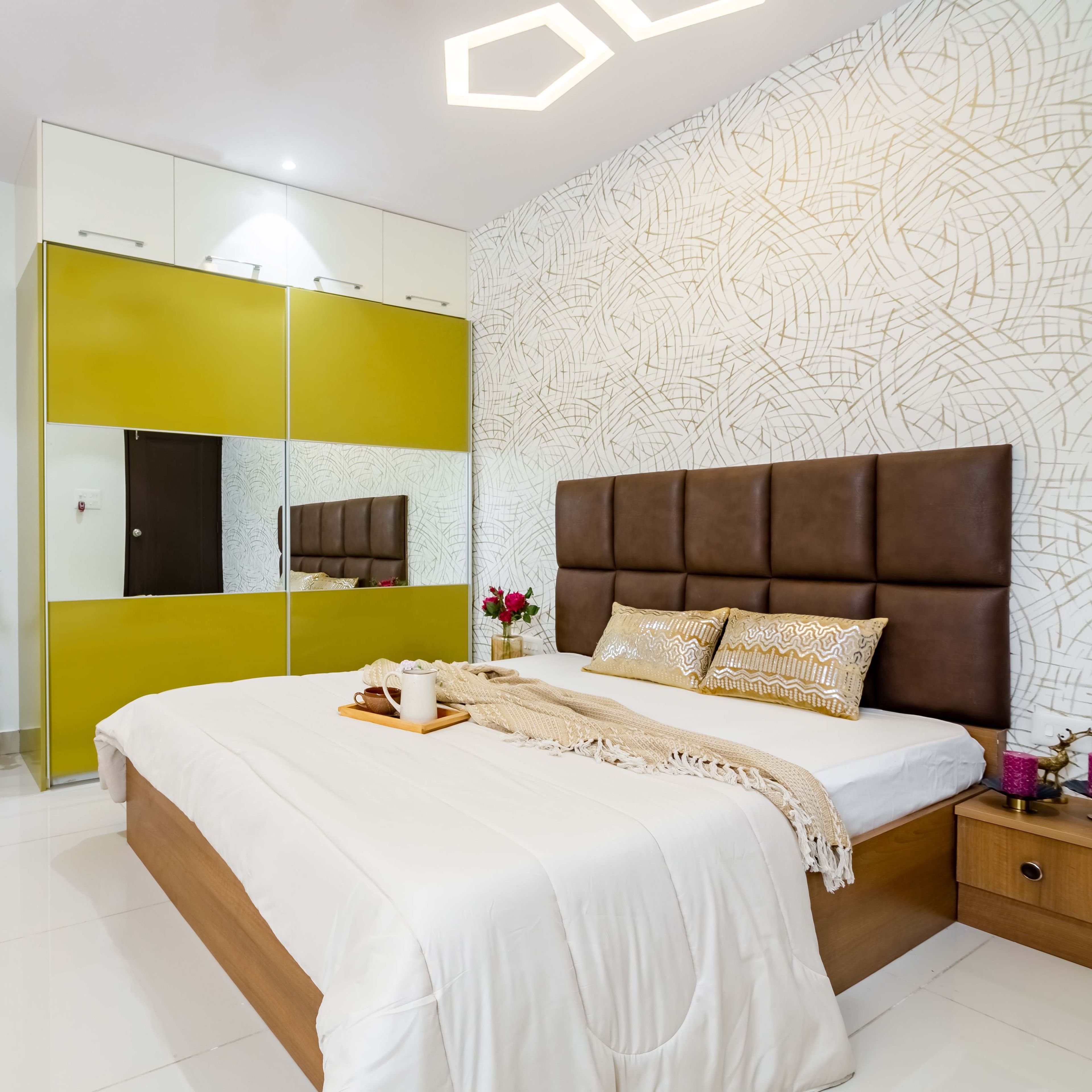 White And Grey Bedroom Wallpaper - Livspace