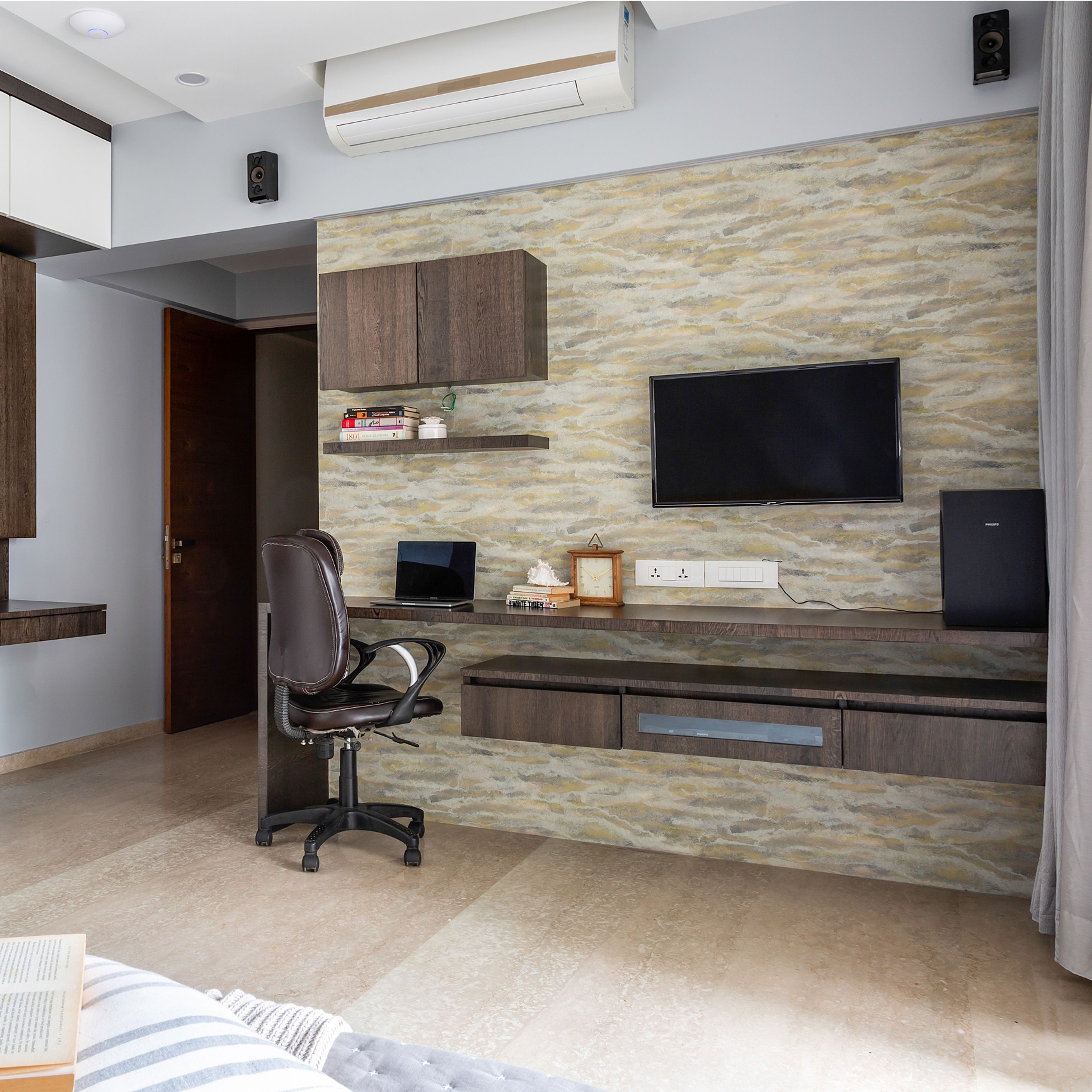 Textured Wallpaper For Accent Walls - Livspace