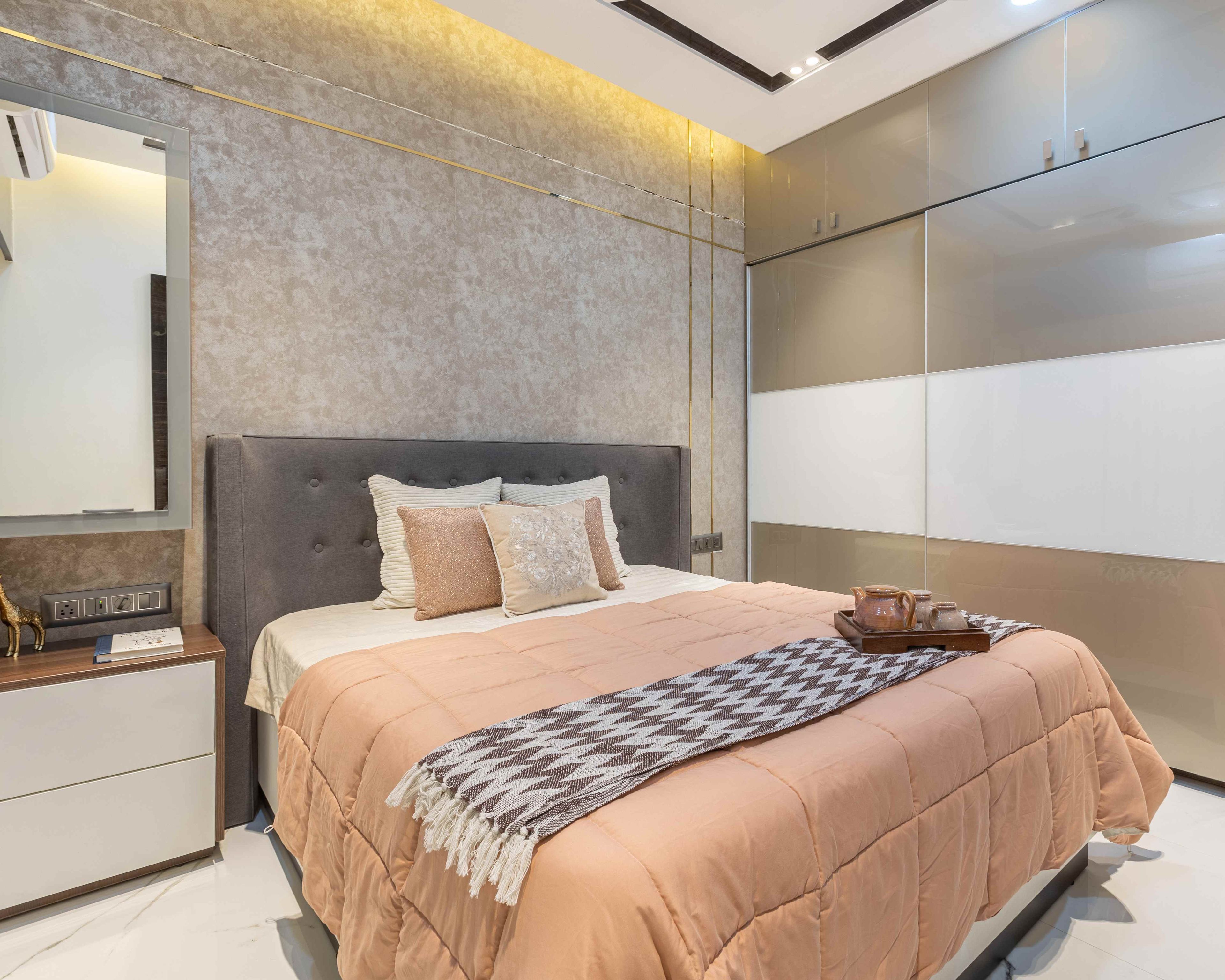 Grey Textured Bedroom Wallpaper - Livspace