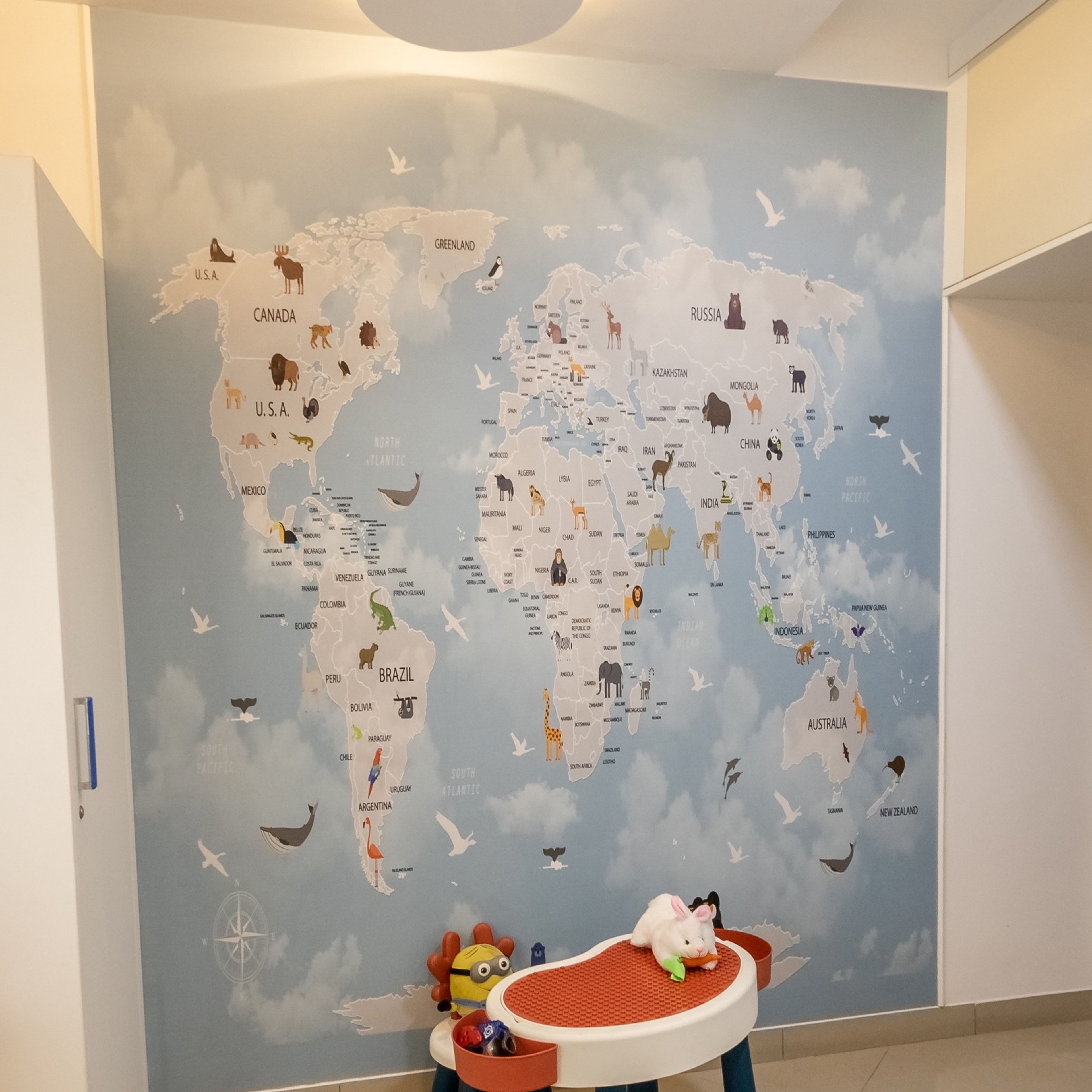 Modern Blue And White Kid's Bedroom Wallpaper