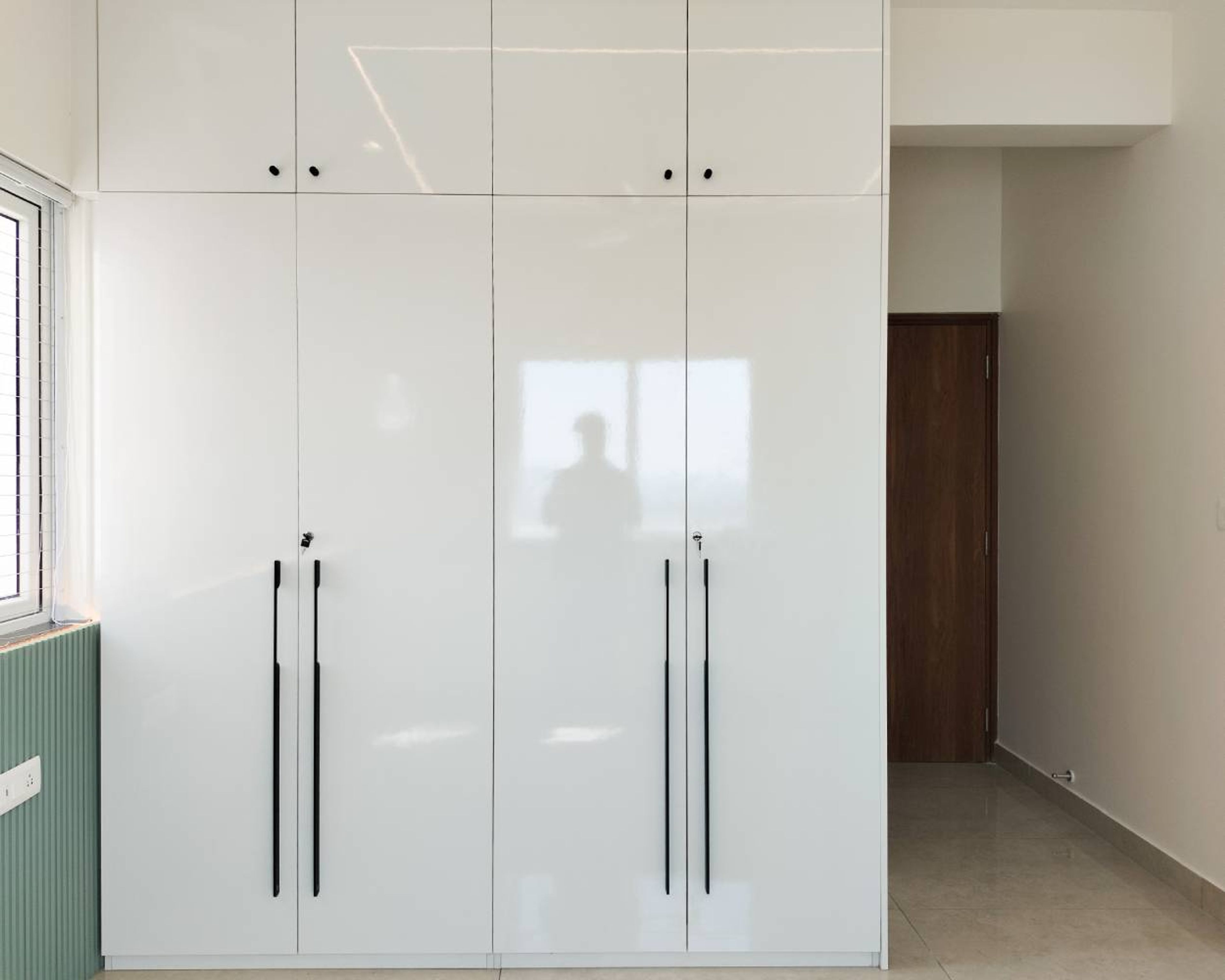 White 4-Door Swing Wardrobe Design