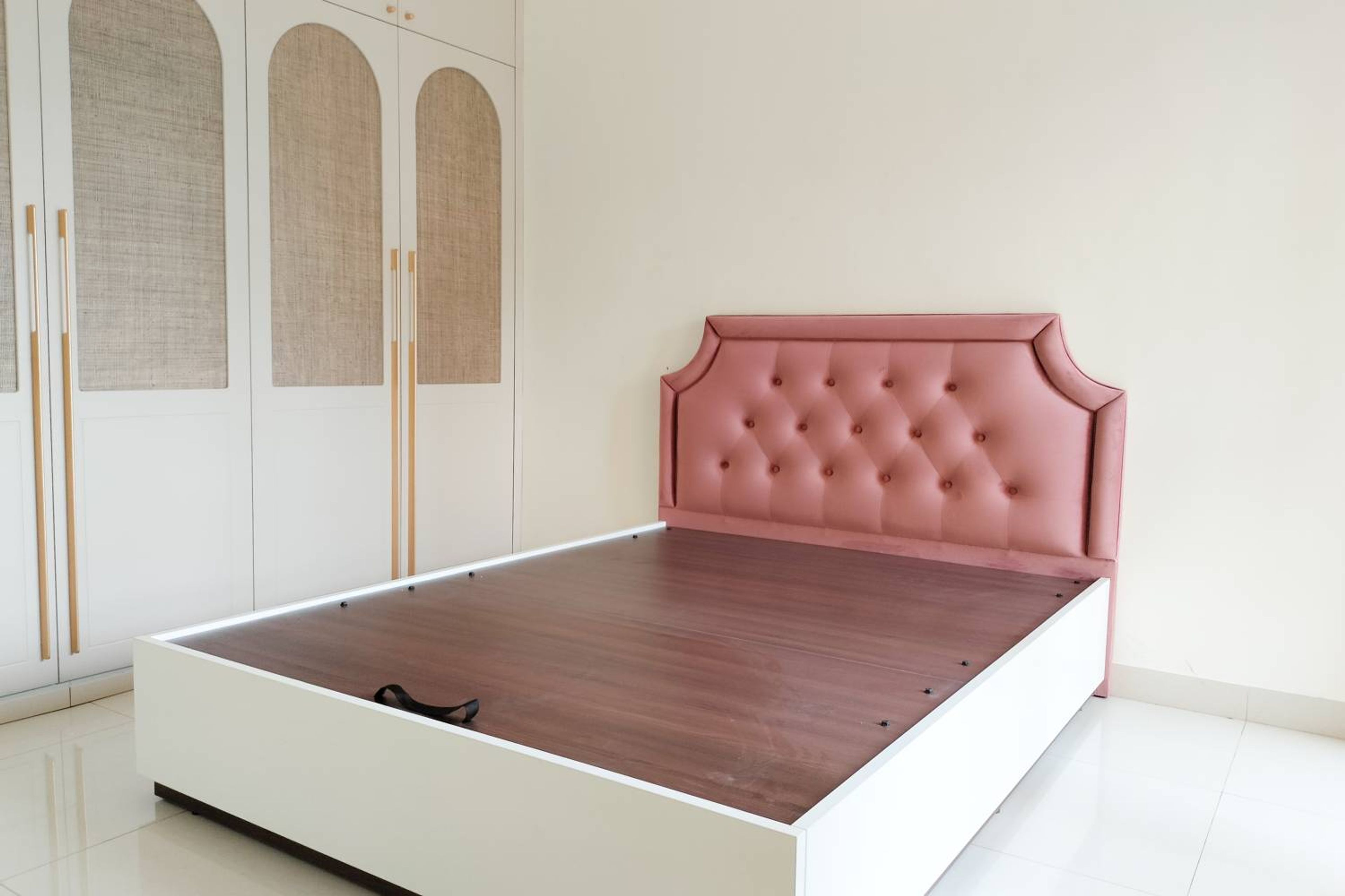 Bedroom Design with Peach Tufted Headboard Bed