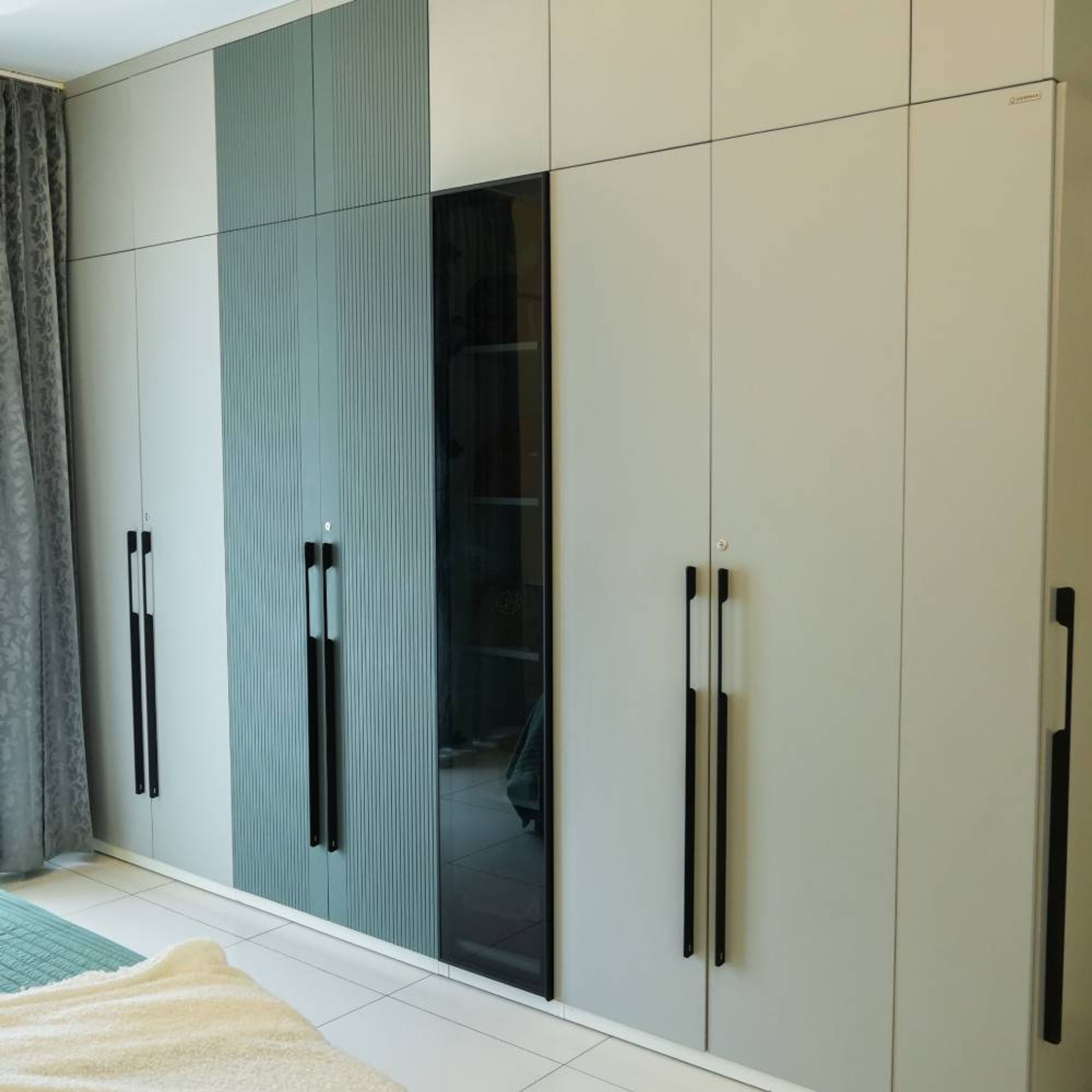 9-Door Swing Wardrobe Design in Cream and Green