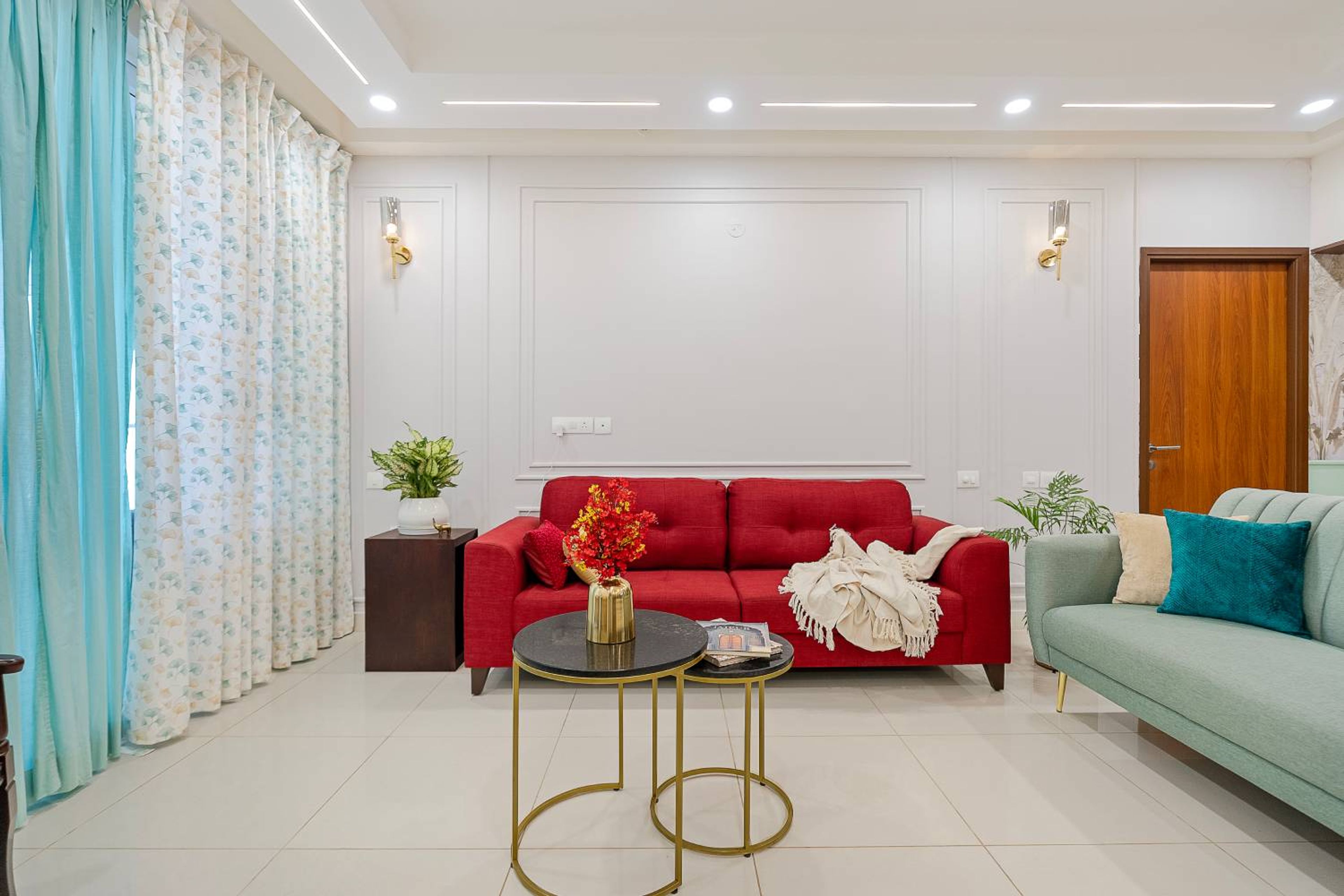 Light Beige Porcelain Flooring Design with Glossy Rectangular Tiles