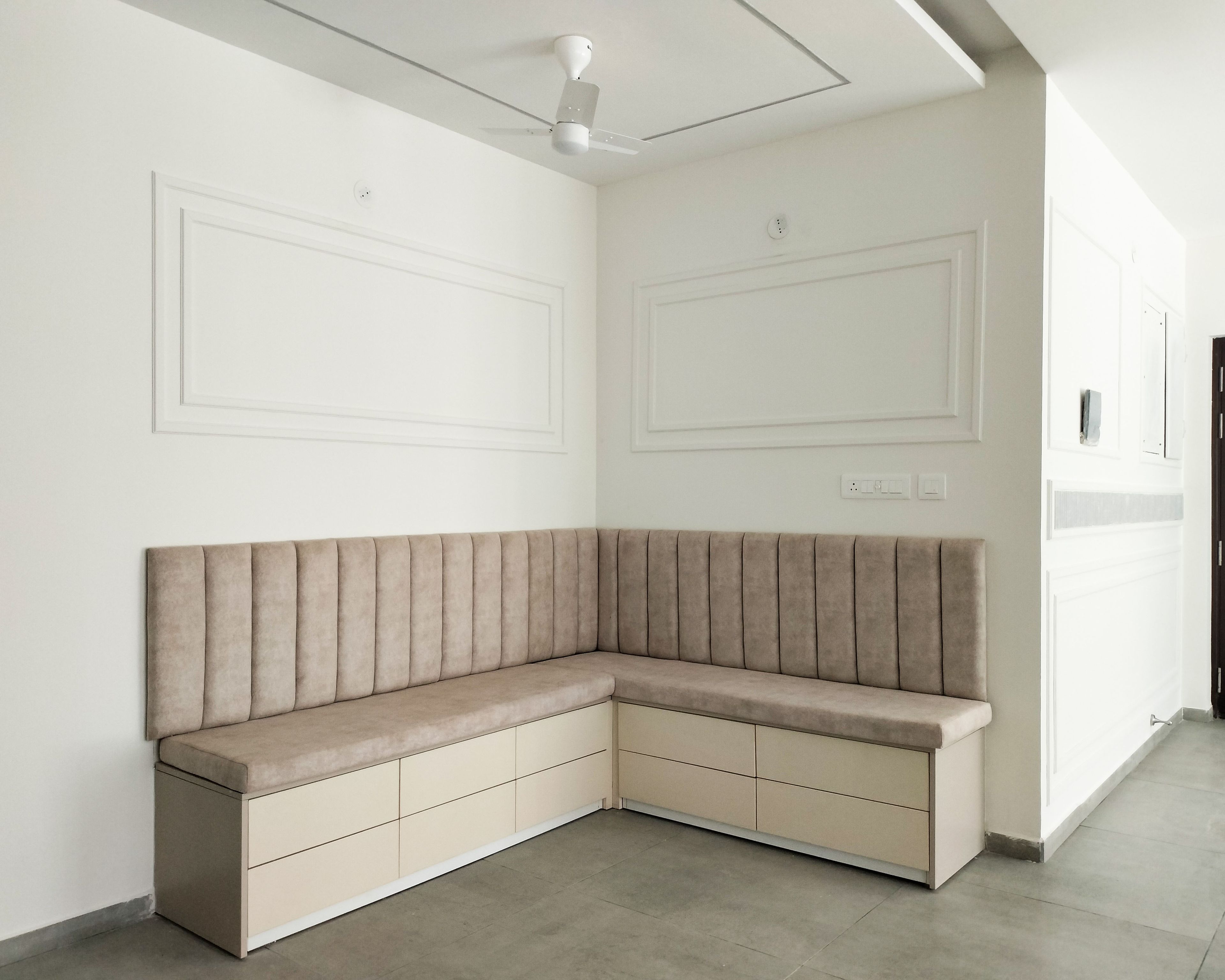 Living Room Design with Cushioned Beige Seating Bench