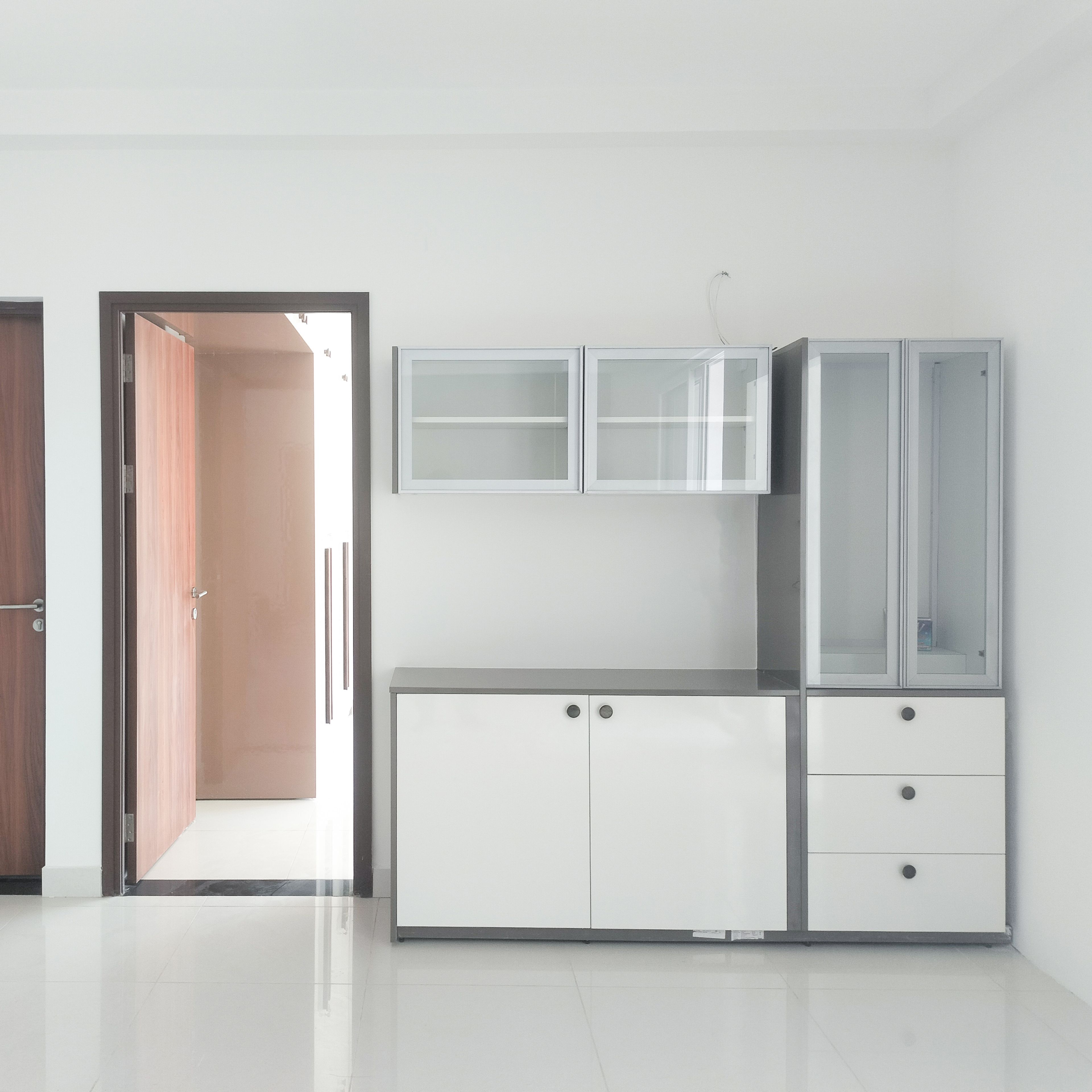 Crockery Unit Design with White Base Units and Glass Wall Units