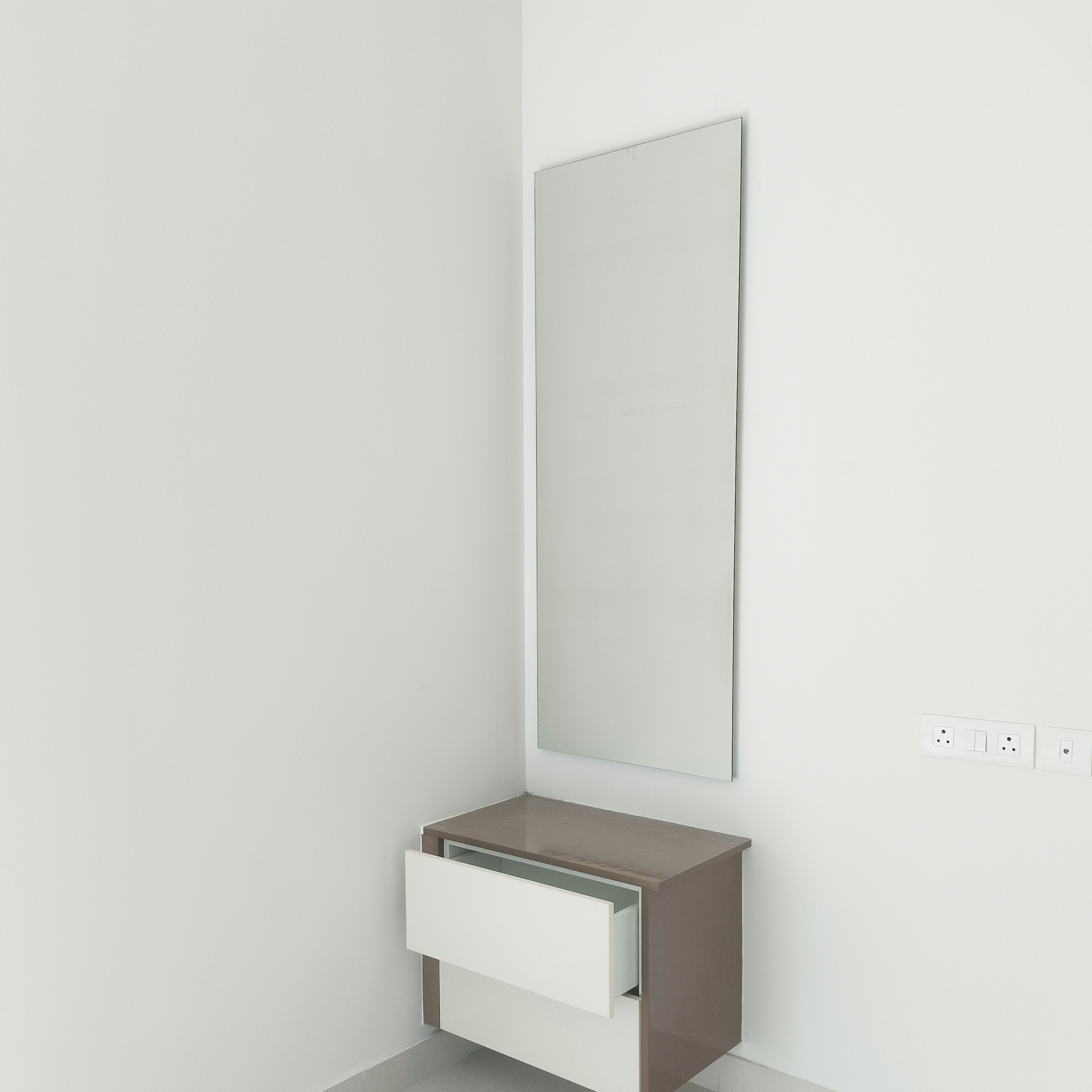 Dressing Unit with Wall Mounted Mirror and Drawers