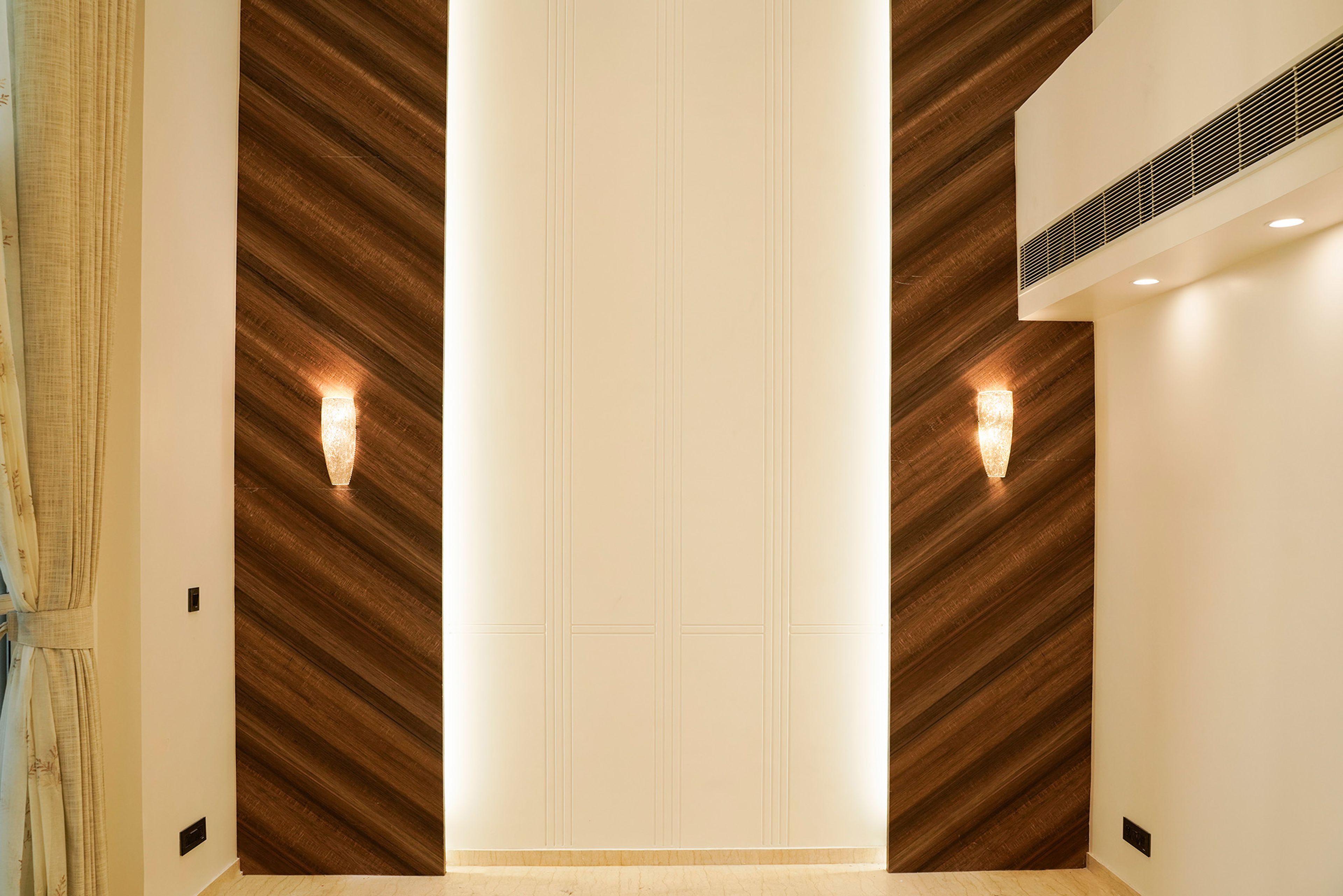 White wall design with brown panels on the side