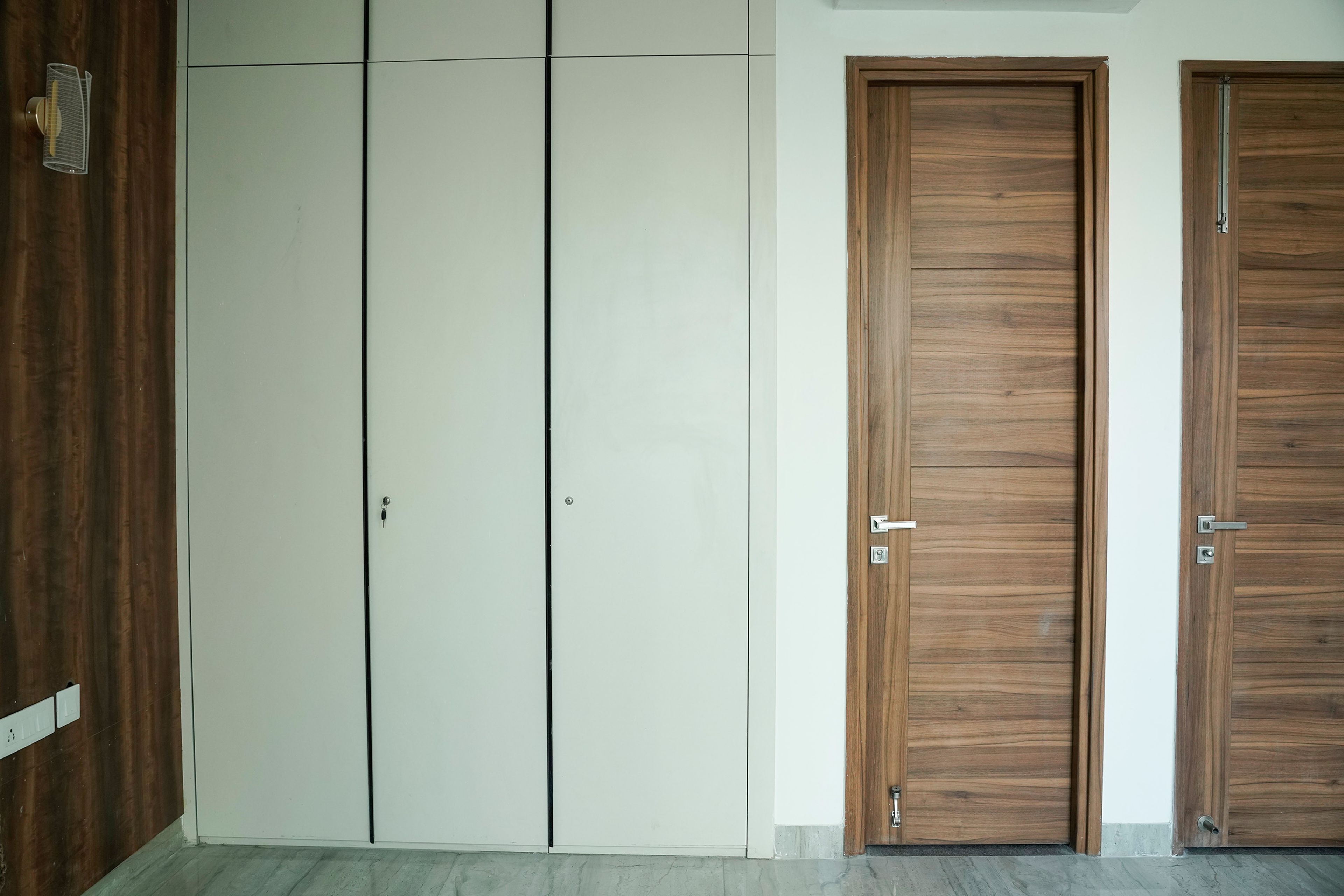 Cream 3-Door Sliding Wardrobe