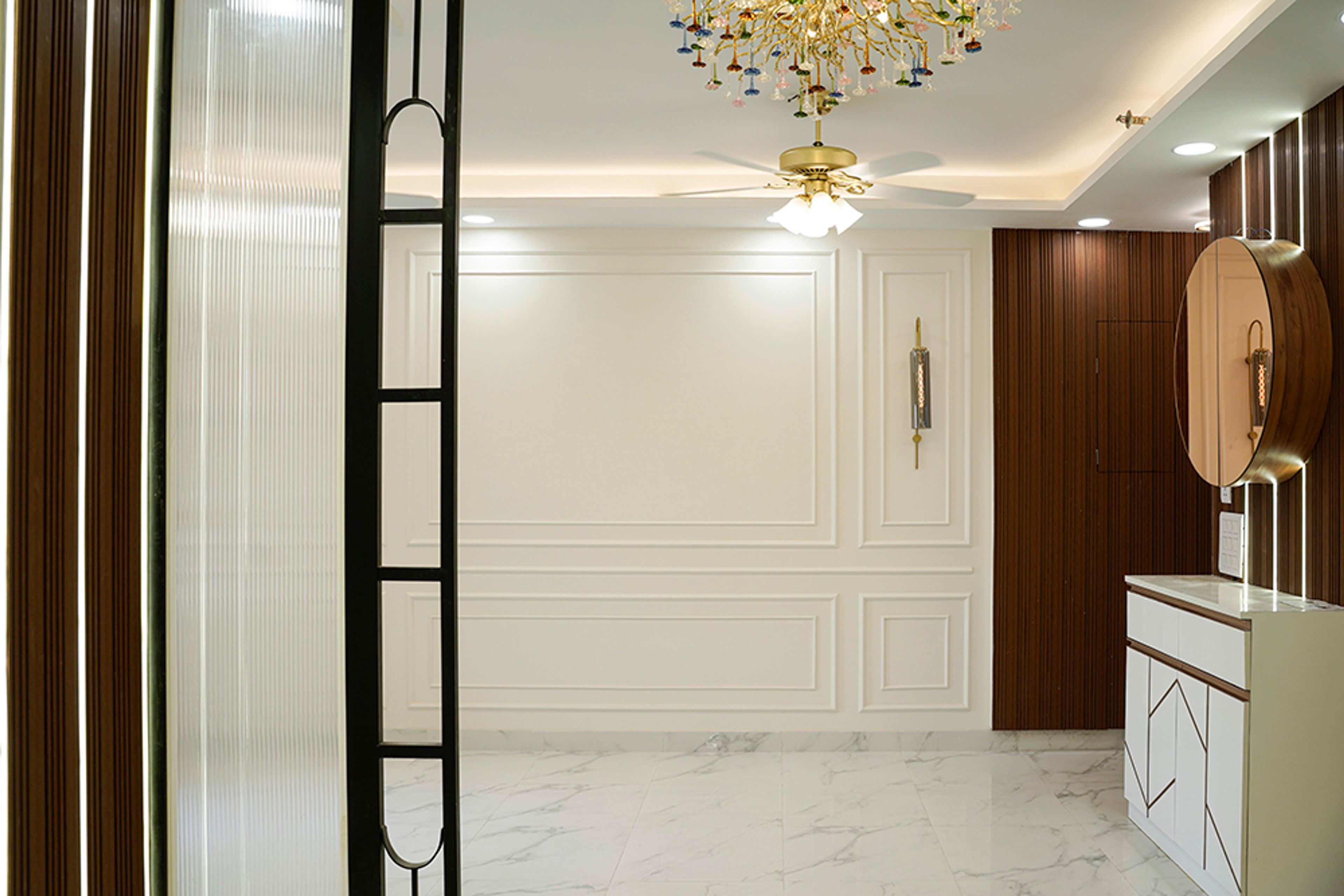 Living Room Design with Frosted Glass Partition and Off-White Wall with Trims