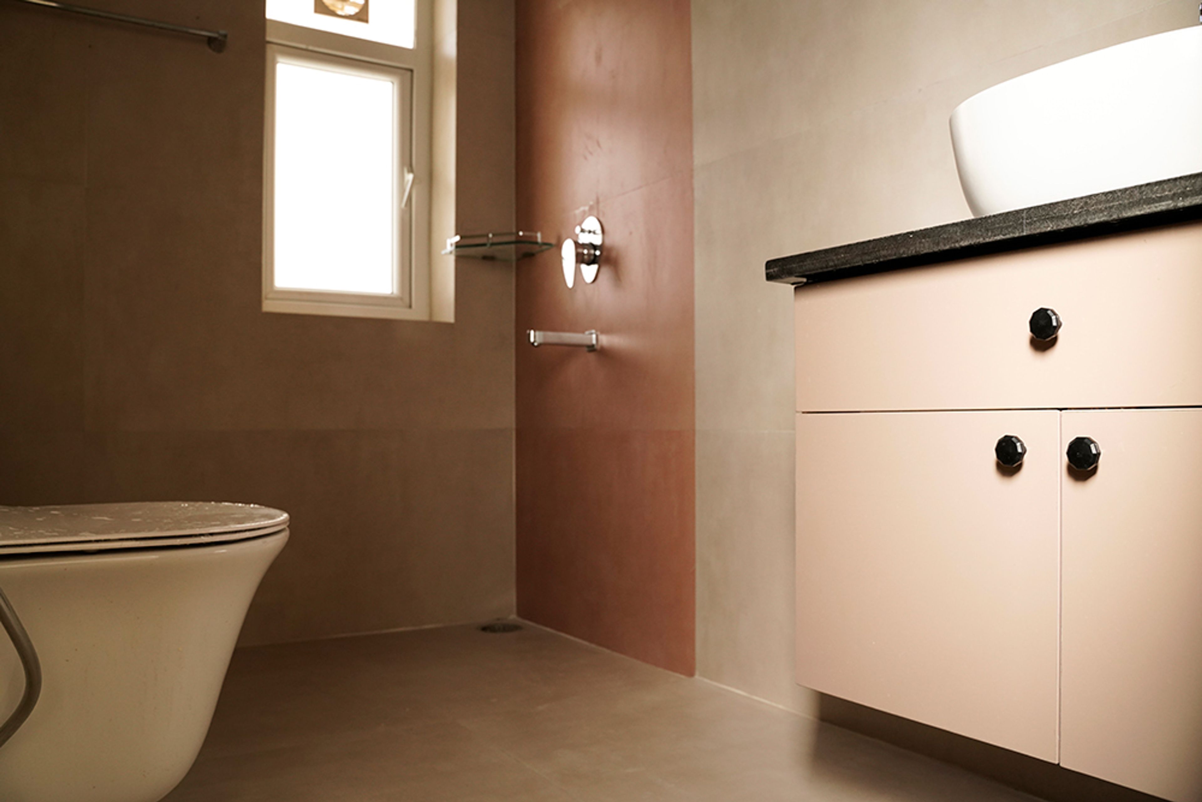 Bathroom Design with Cream Cabinets