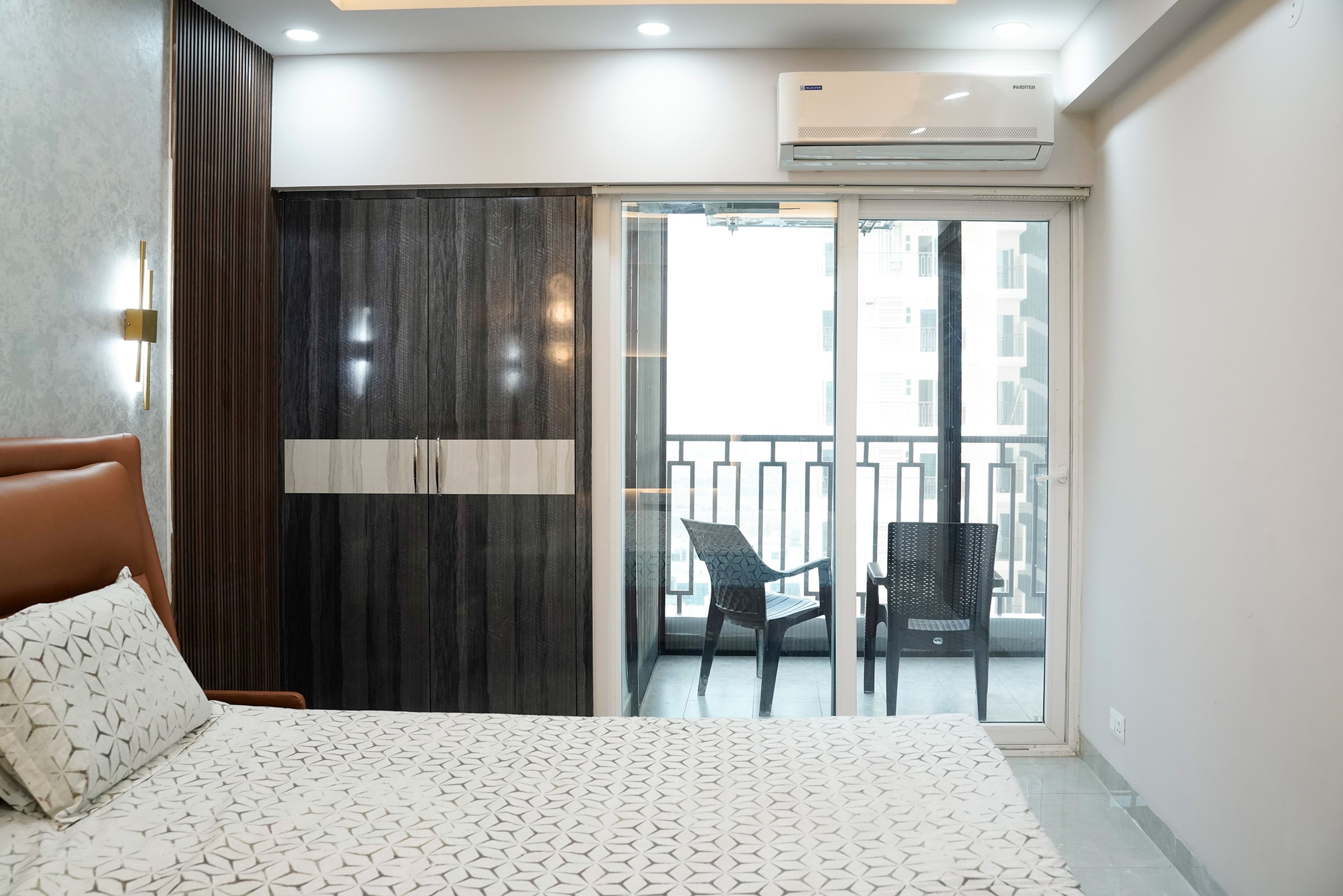 Bedroom Design with wooden 2-door swing wardrobe