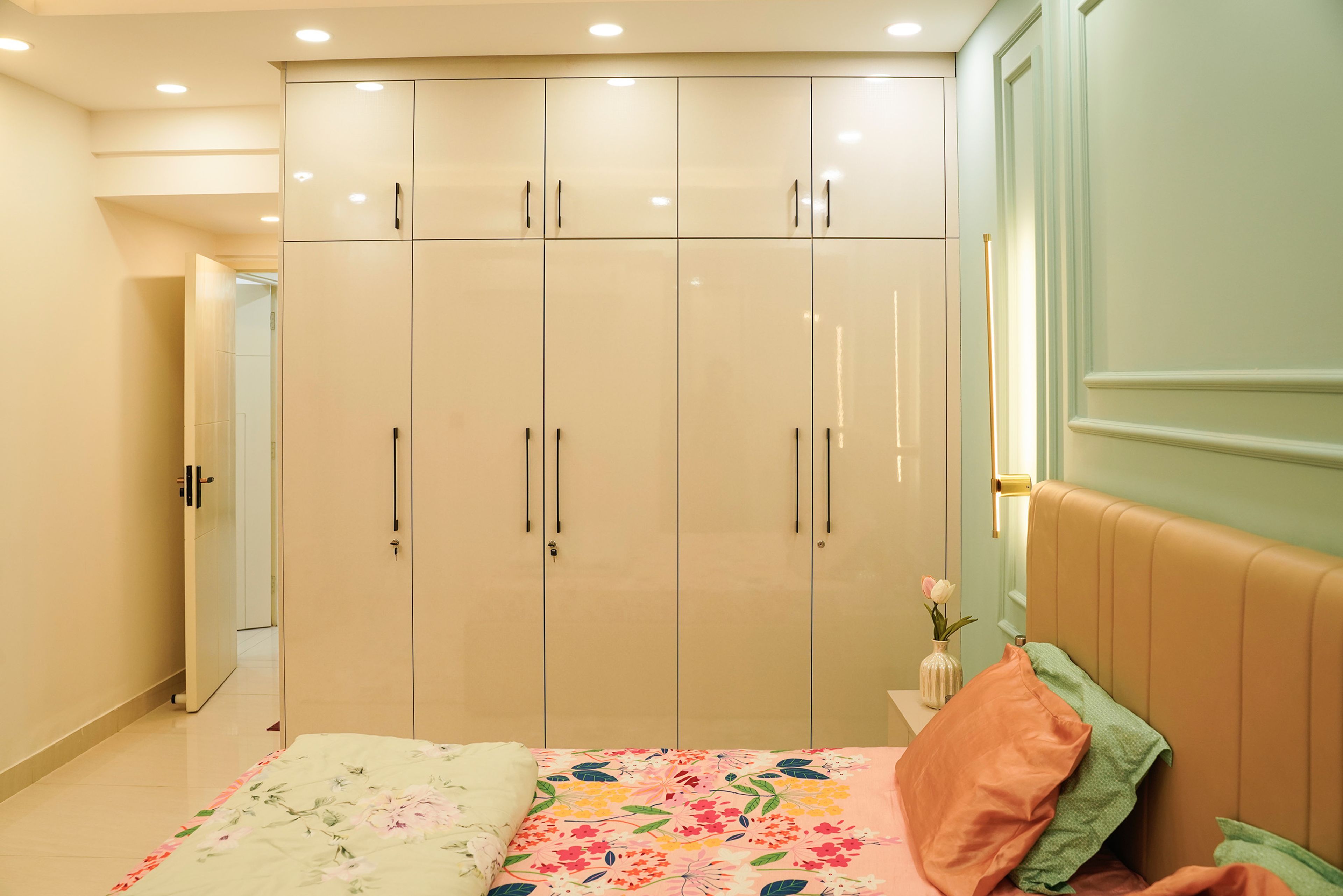 6-Door Beige Glossy Swing Wardrobe Design with Black Handles