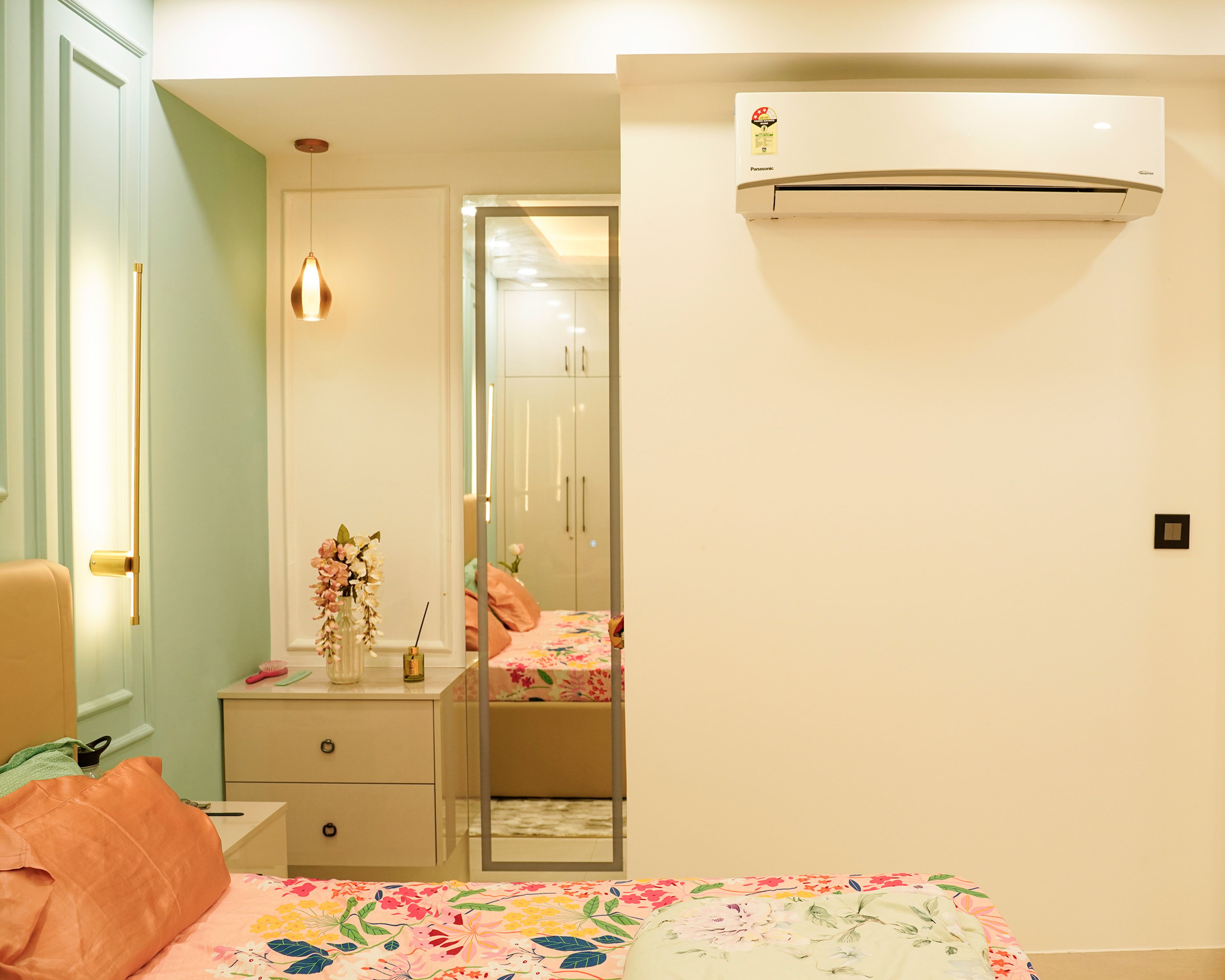 Master Bedroom Design with Bedside Tables, Hanging Pendant Light, and Full-Length Mirror