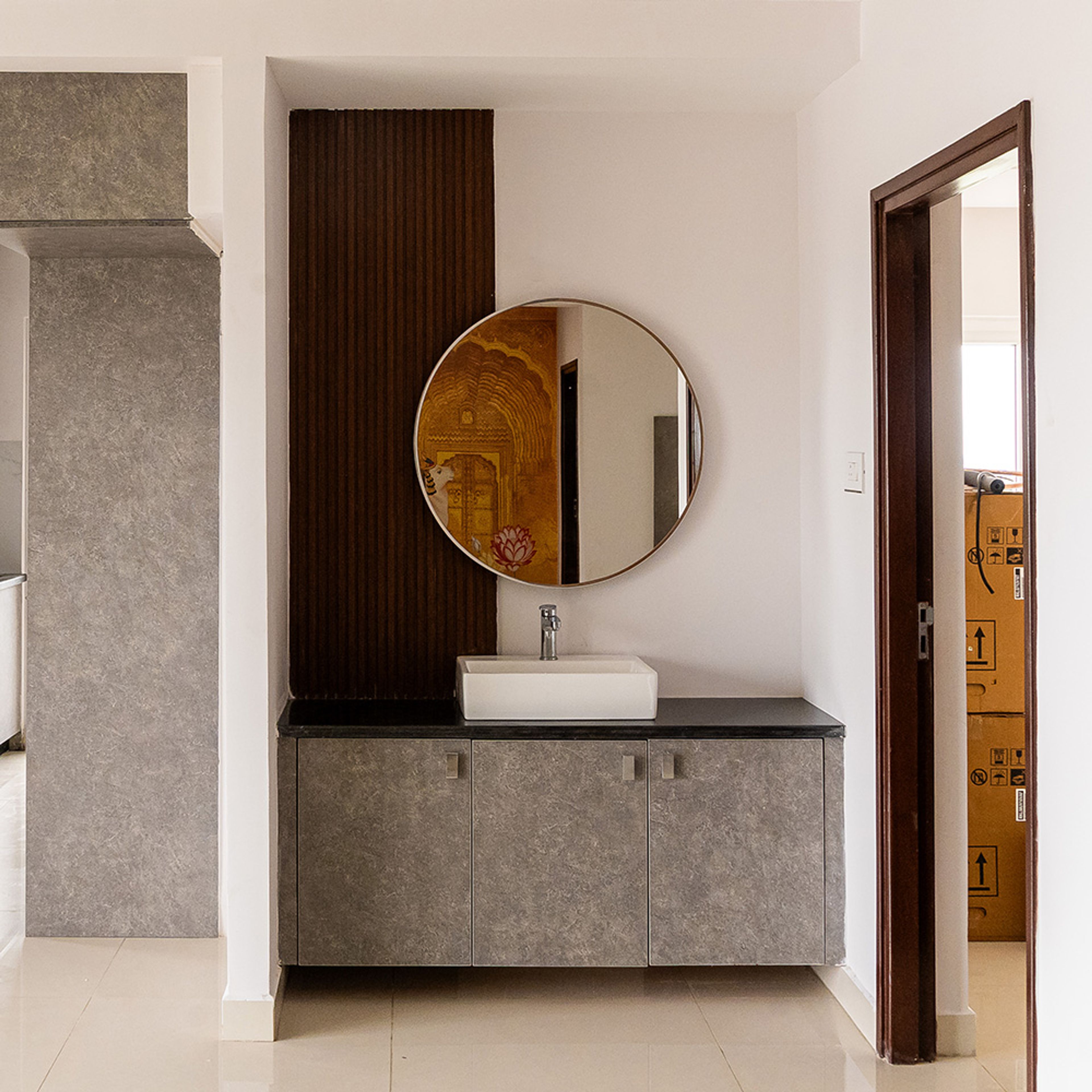 Vnaity Areas with Round Mirror and Grey Textured Cabinet