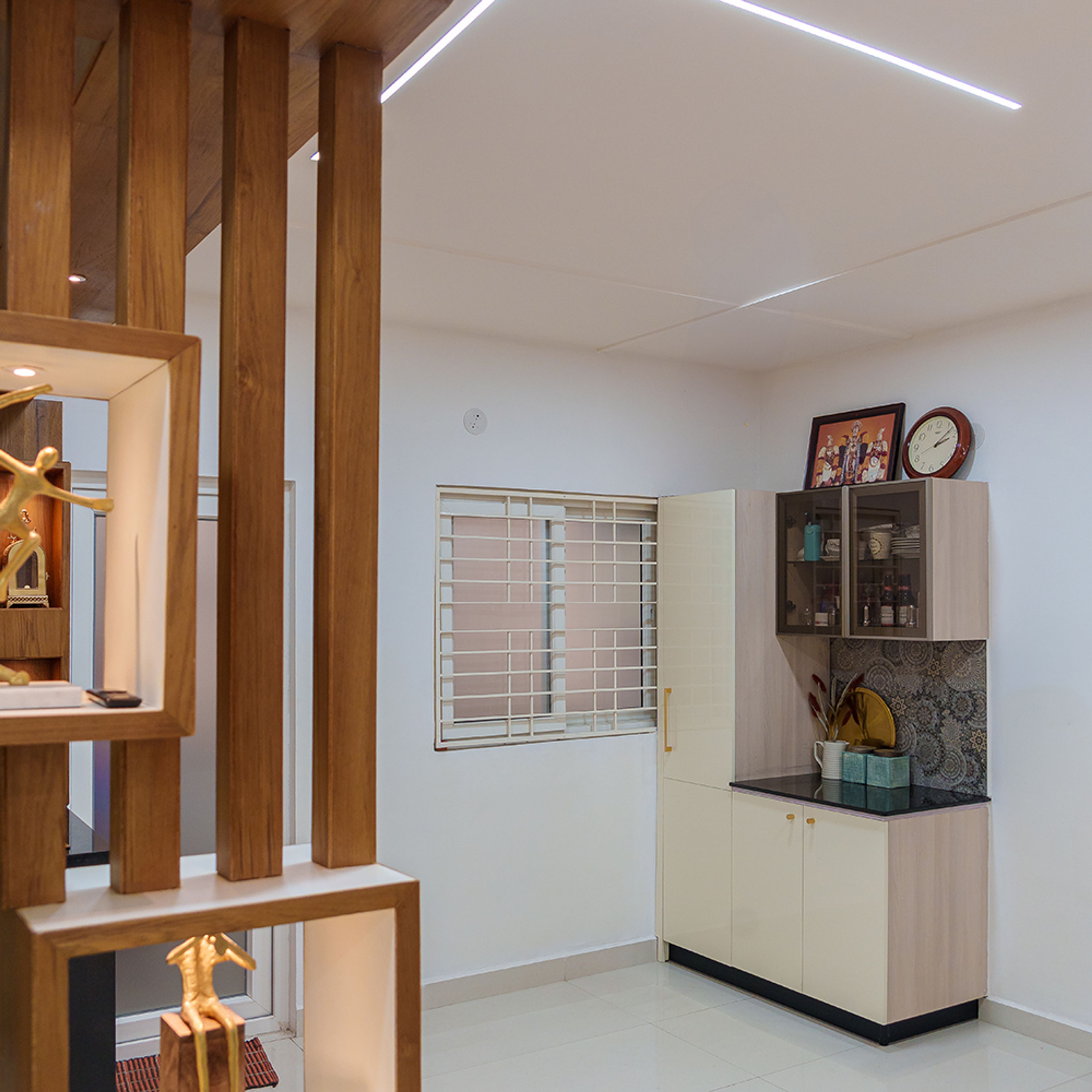 Crockery unit with wooden cabinets
