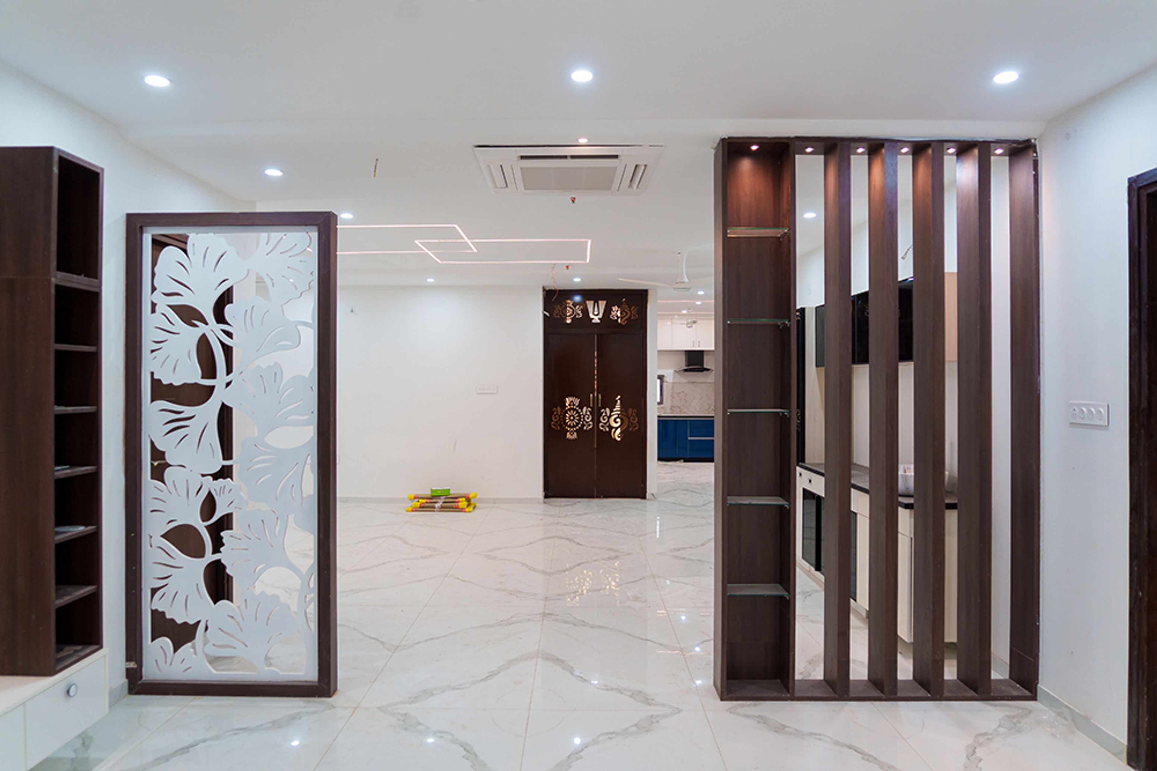 Living room design with wooden and glass panel dividers